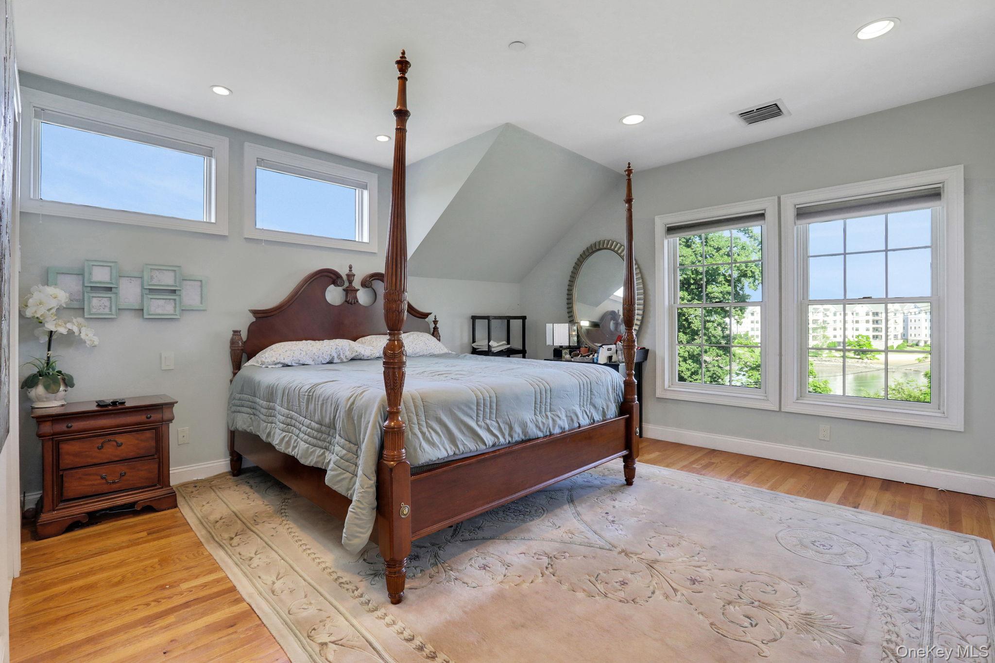 2 Harbor Lane # 301, New Rochelle, NY 10805