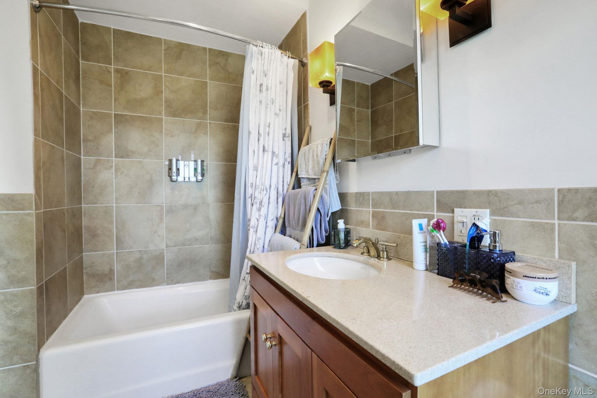 2 Harbor Lane # 301, New Rochelle, NY 10805