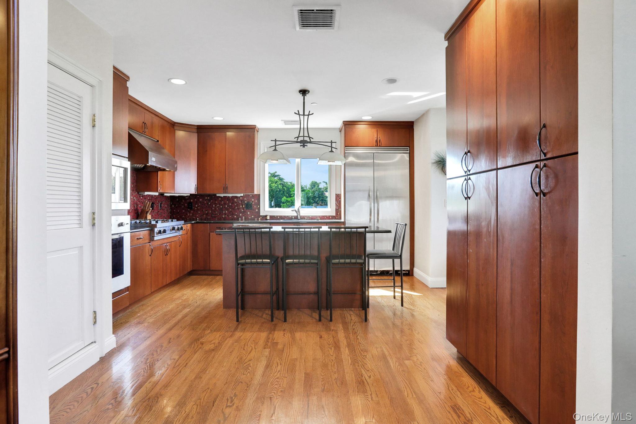 2 Harbor Lane # 301, New Rochelle, NY 10805