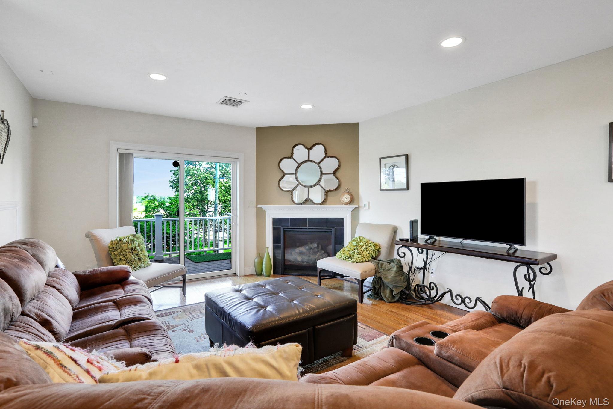 2 Harbor Lane # 301, New Rochelle, NY 10805