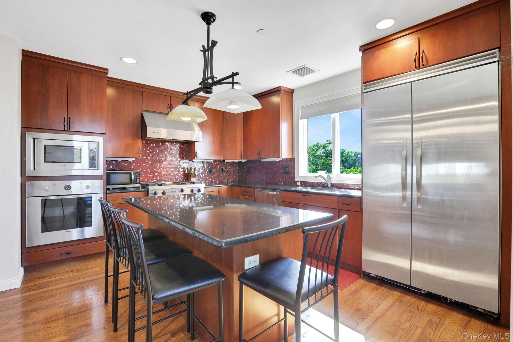 2 Harbor Lane # 301, New Rochelle, NY 10805