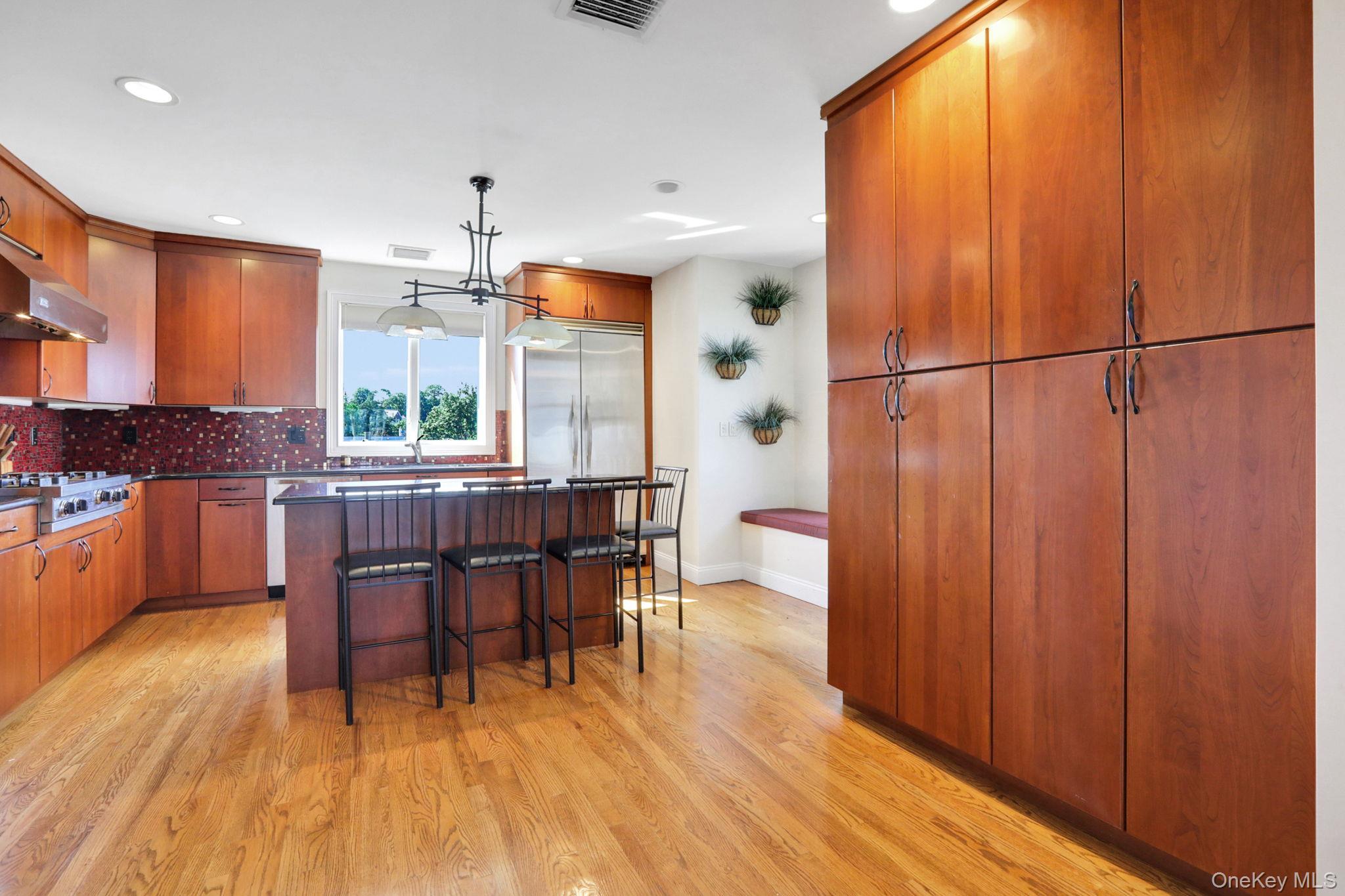 2 Harbor Lane # 301, New Rochelle, NY 10805