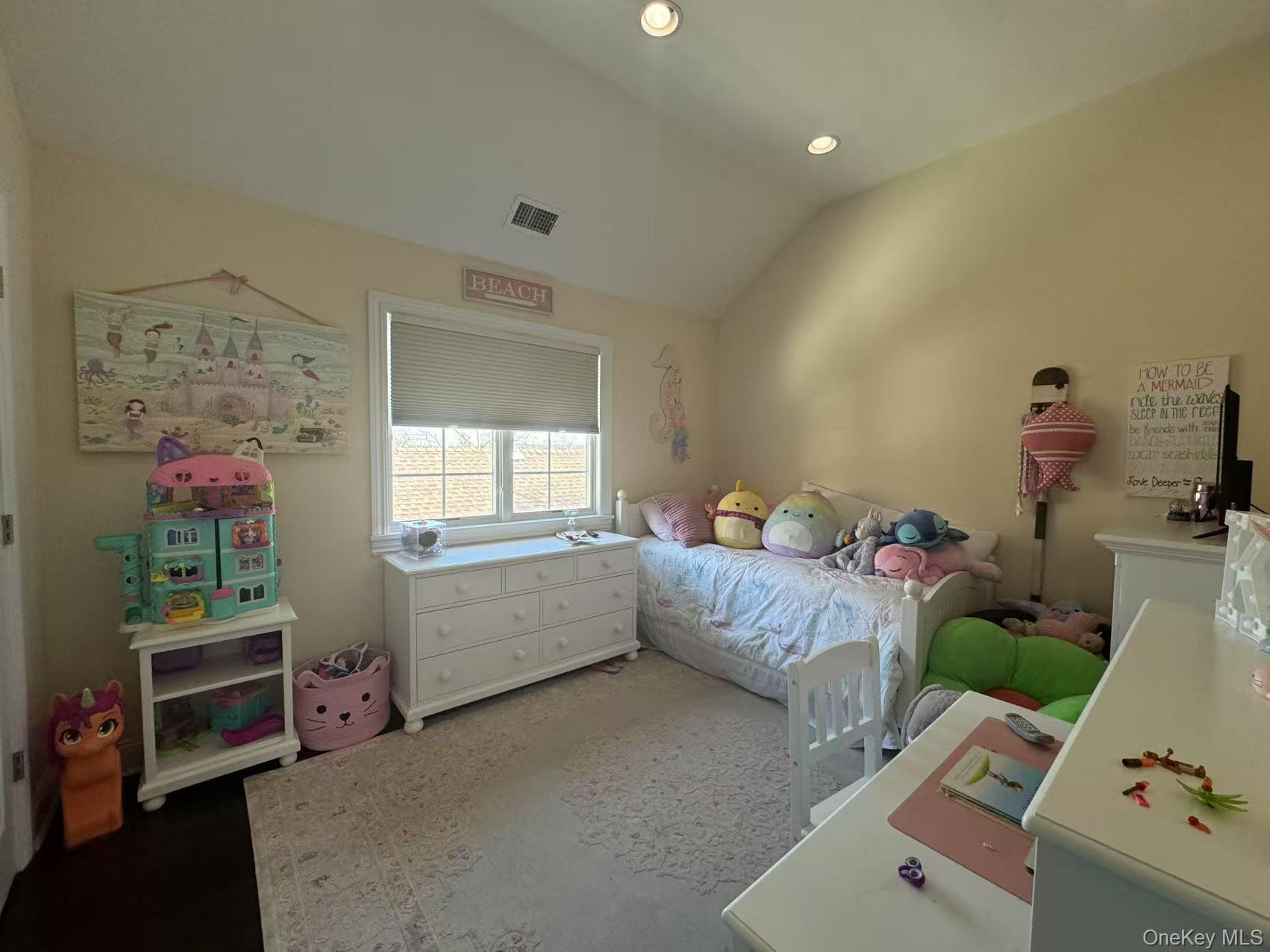 162-11 12nd Ave, Beechhurst, NY 11357