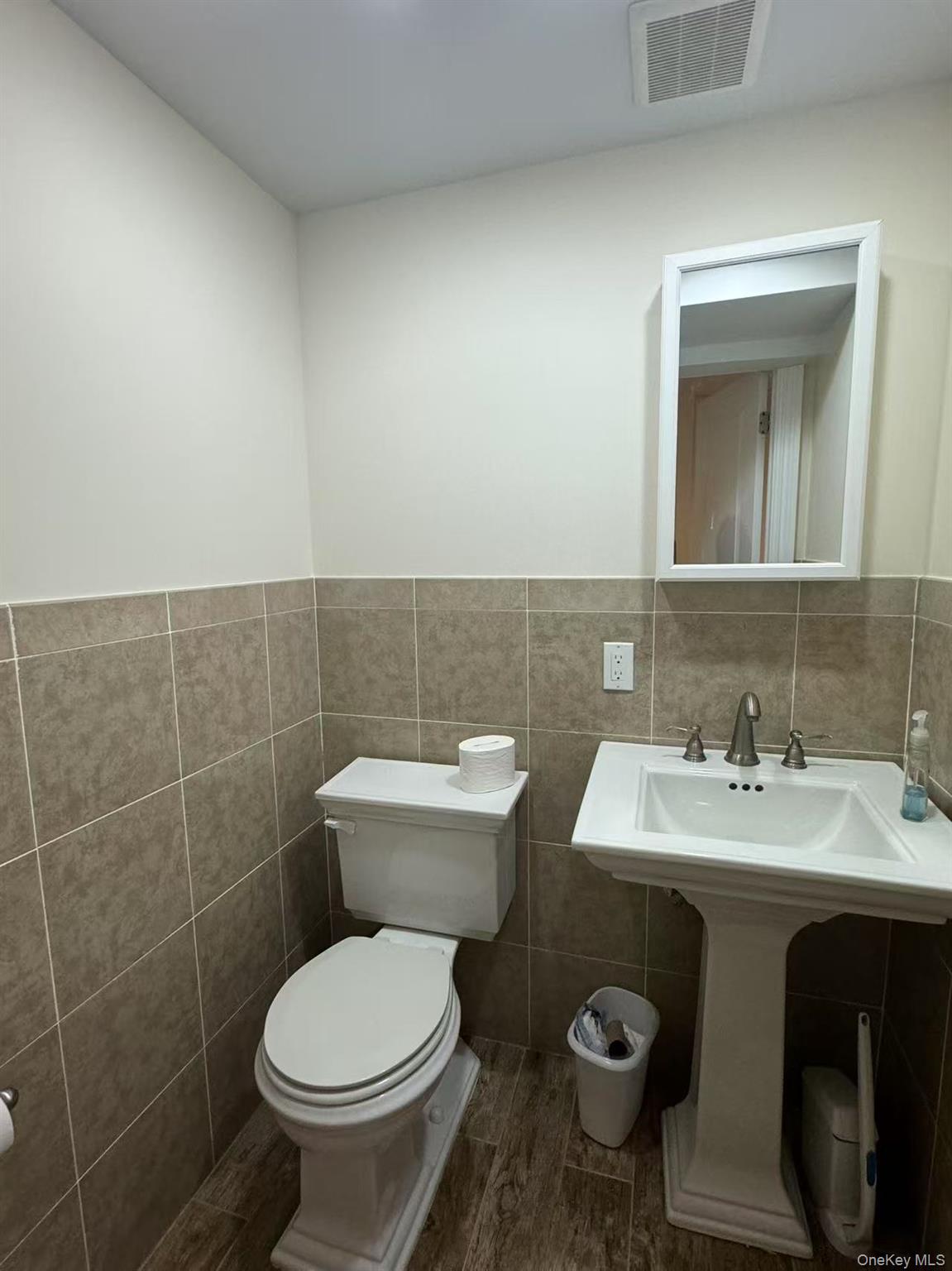 162-11 12nd Ave, Beechhurst, NY 11357