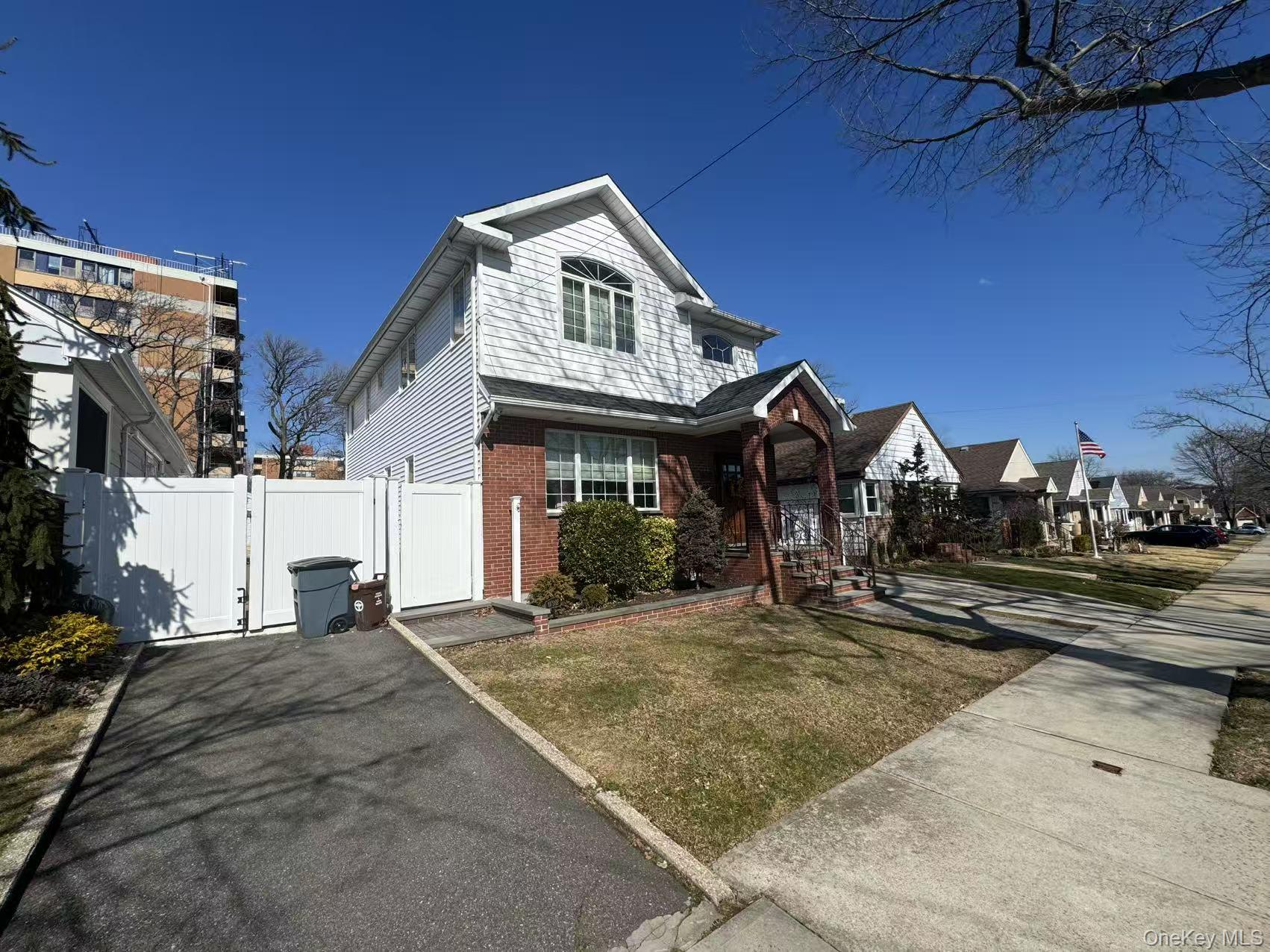 162-11 12nd Ave, Beechhurst, NY 11357