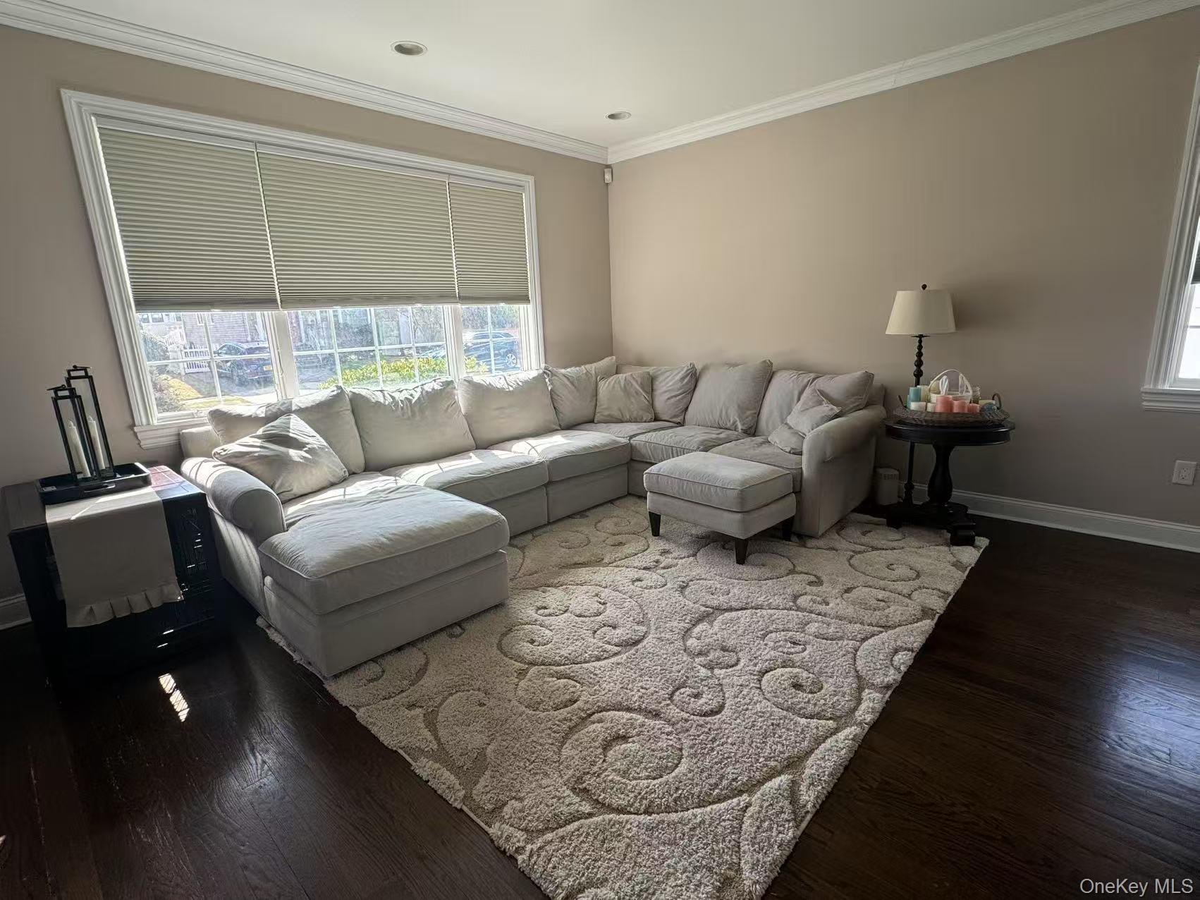 162-11 12nd Ave, Beechhurst, NY 11357