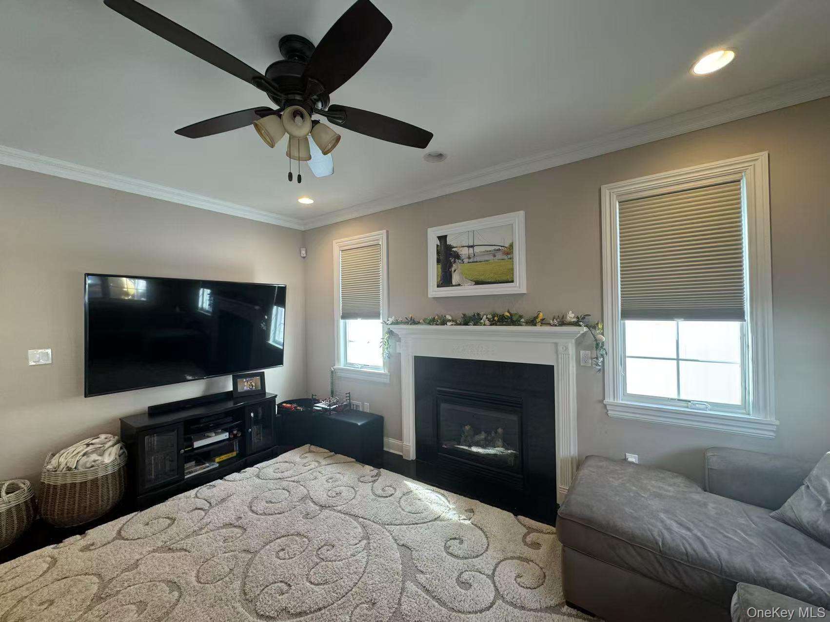 162-11 12nd Ave, Beechhurst, NY 11357