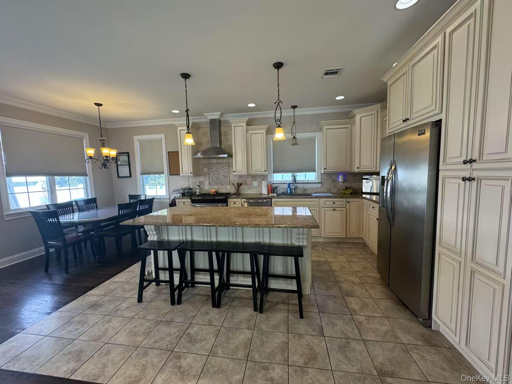 162-11 12nd Ave, Beechhurst, NY 11357