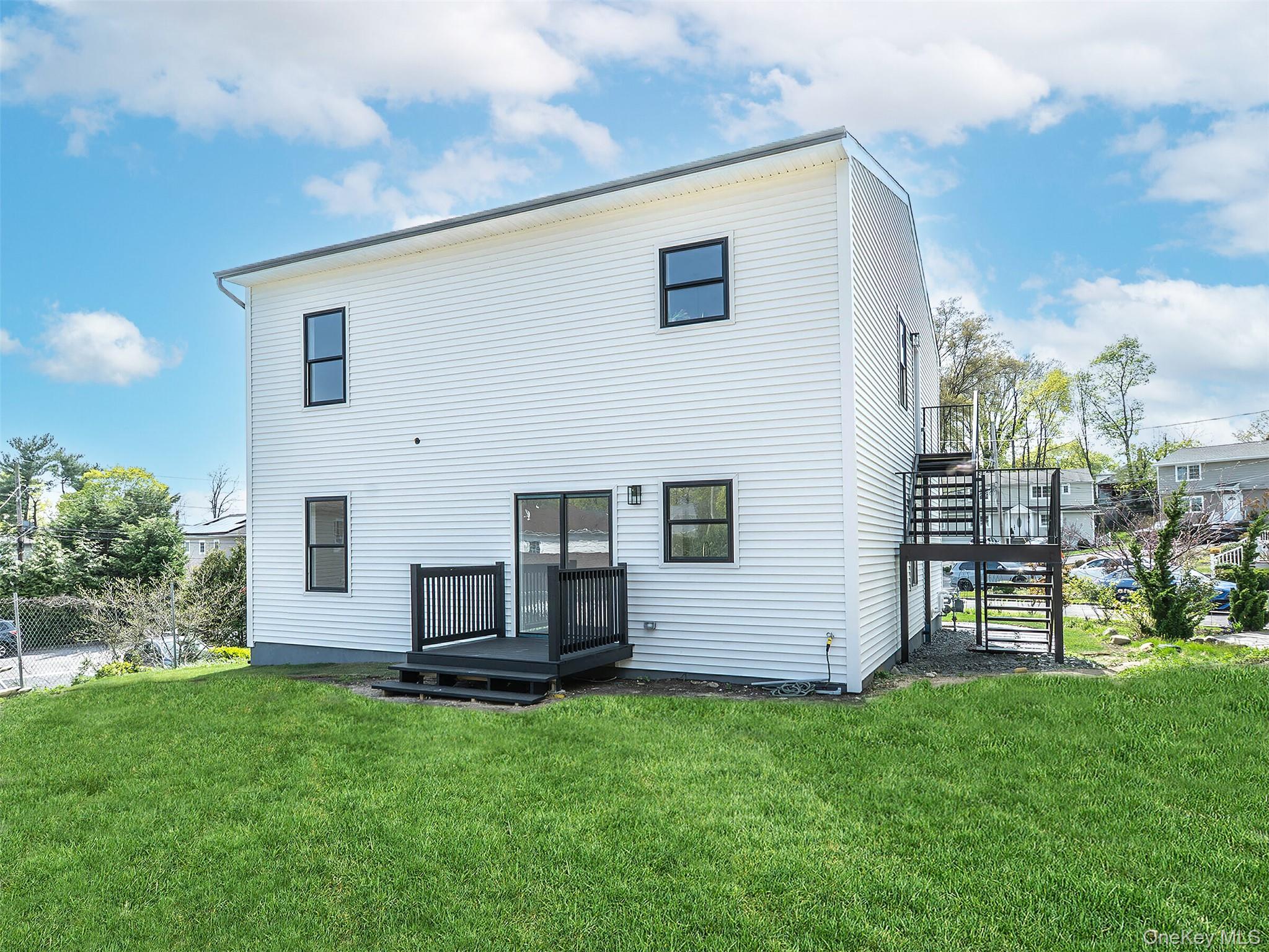 6 Lee Gray Court # 2, Glen Cove, NY 11542