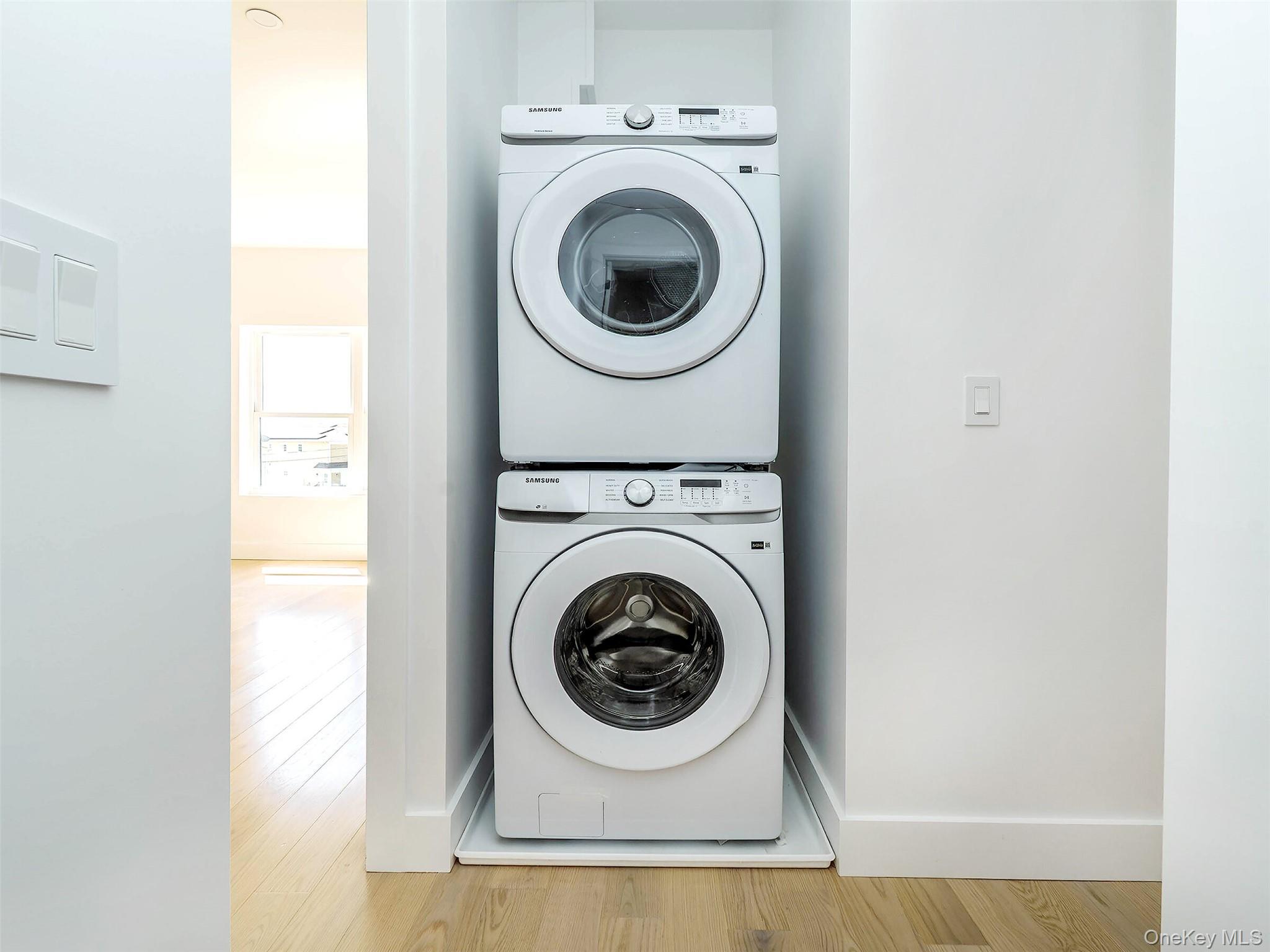 6 Lee Gray Court # 2, Glen Cove, NY 11542