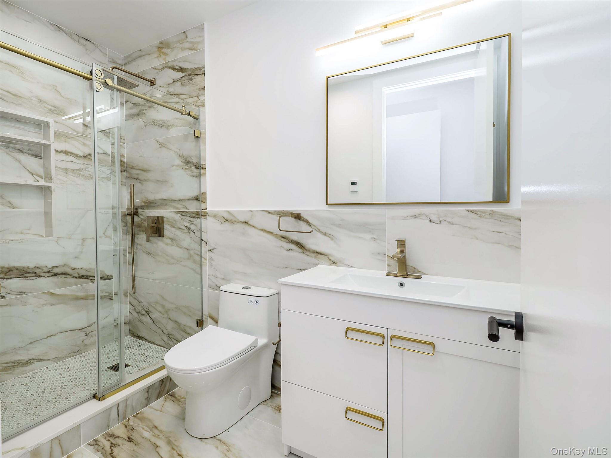 6 Lee Gray Court # 2, Glen Cove, NY 11542