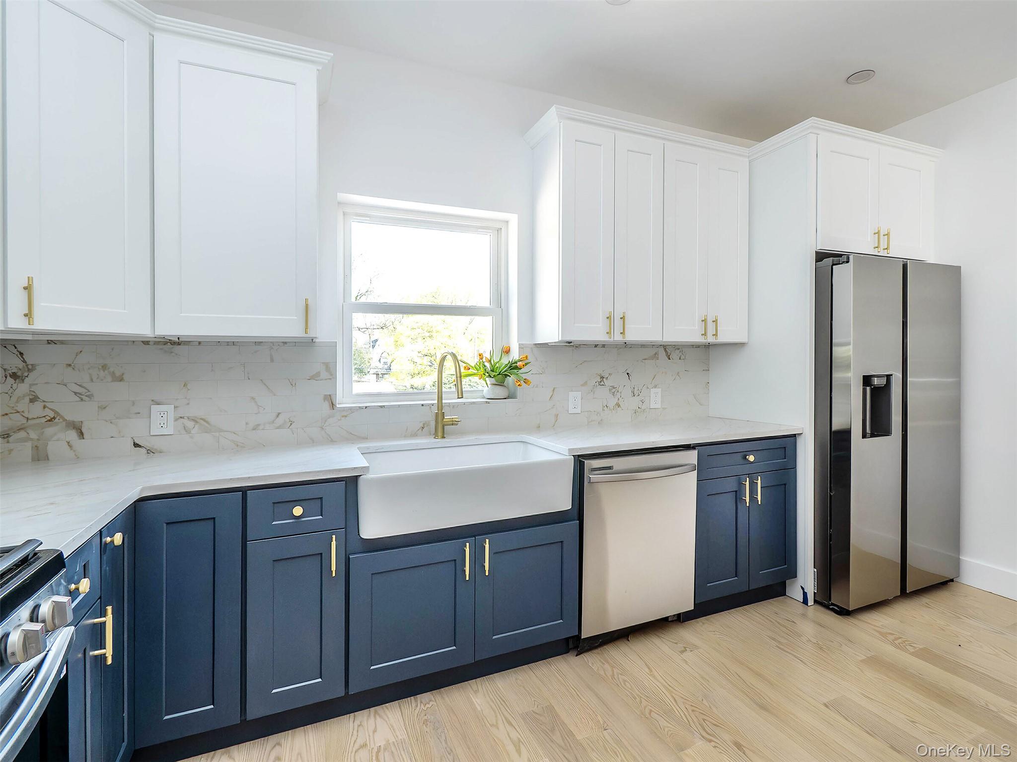 6 Lee Gray Court # 2, Glen Cove, NY 11542