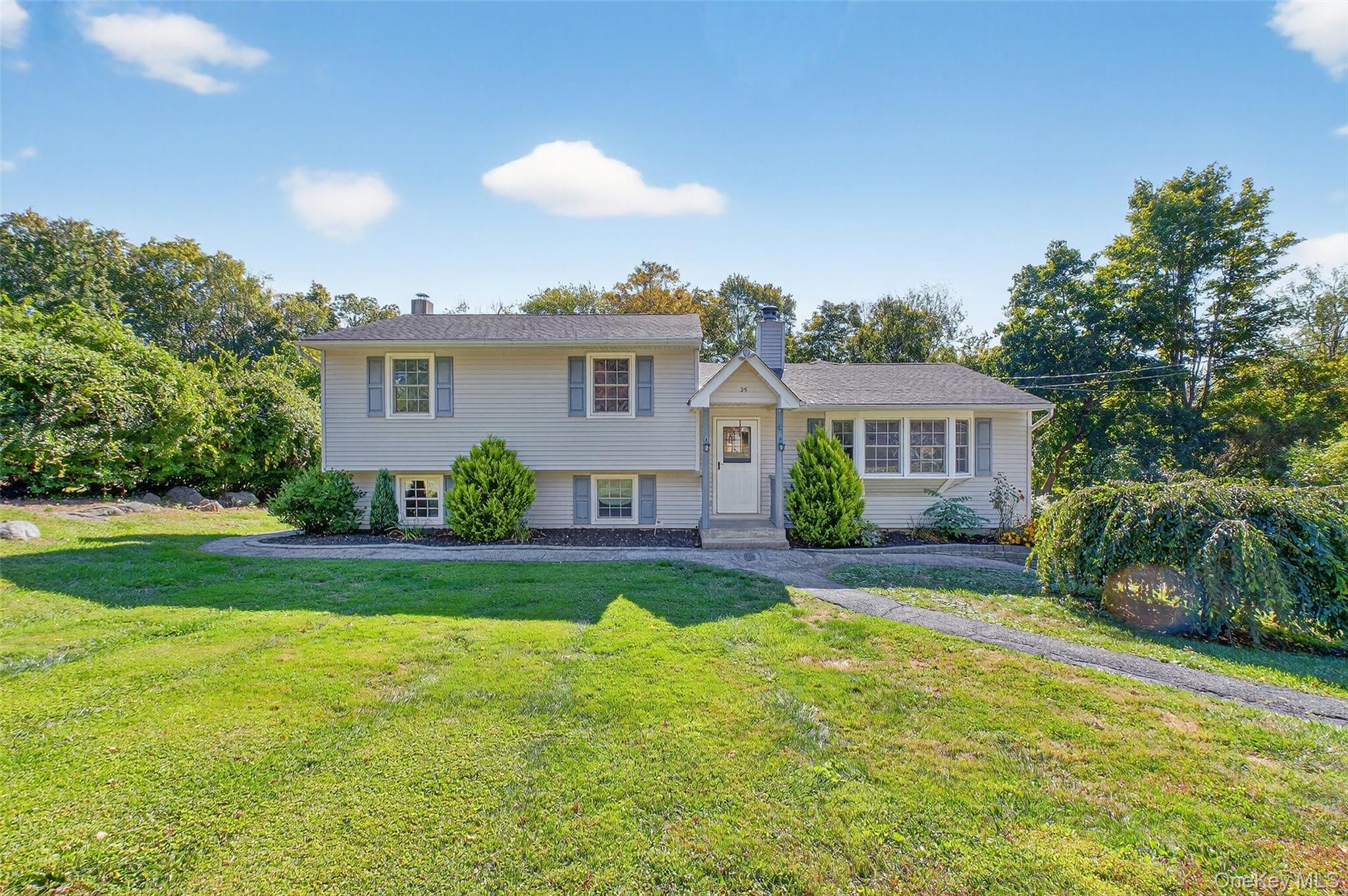 25 Fairview Road, Mahopac, NY 10541