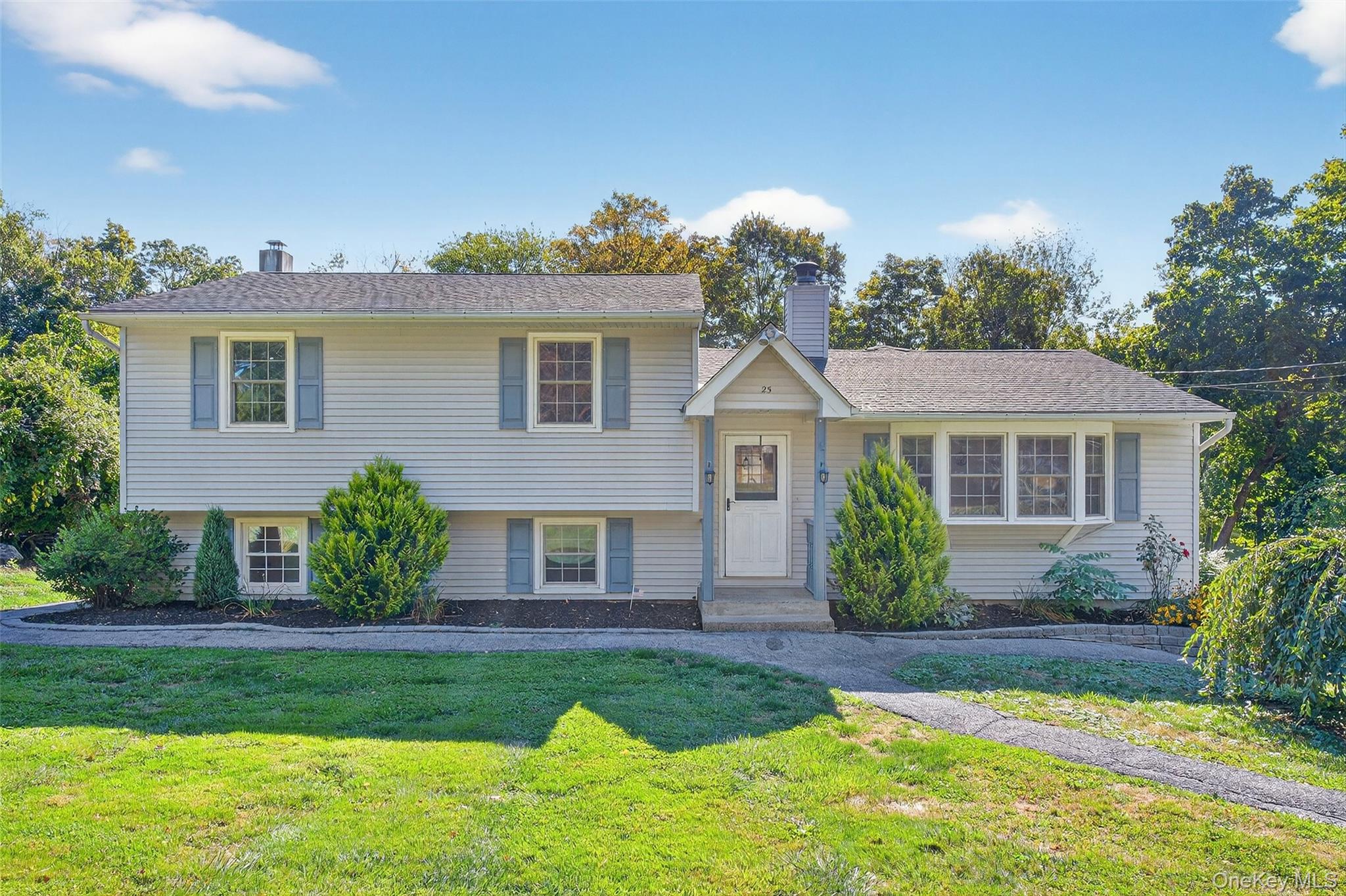 25 Fairview Road, Mahopac, NY 10541