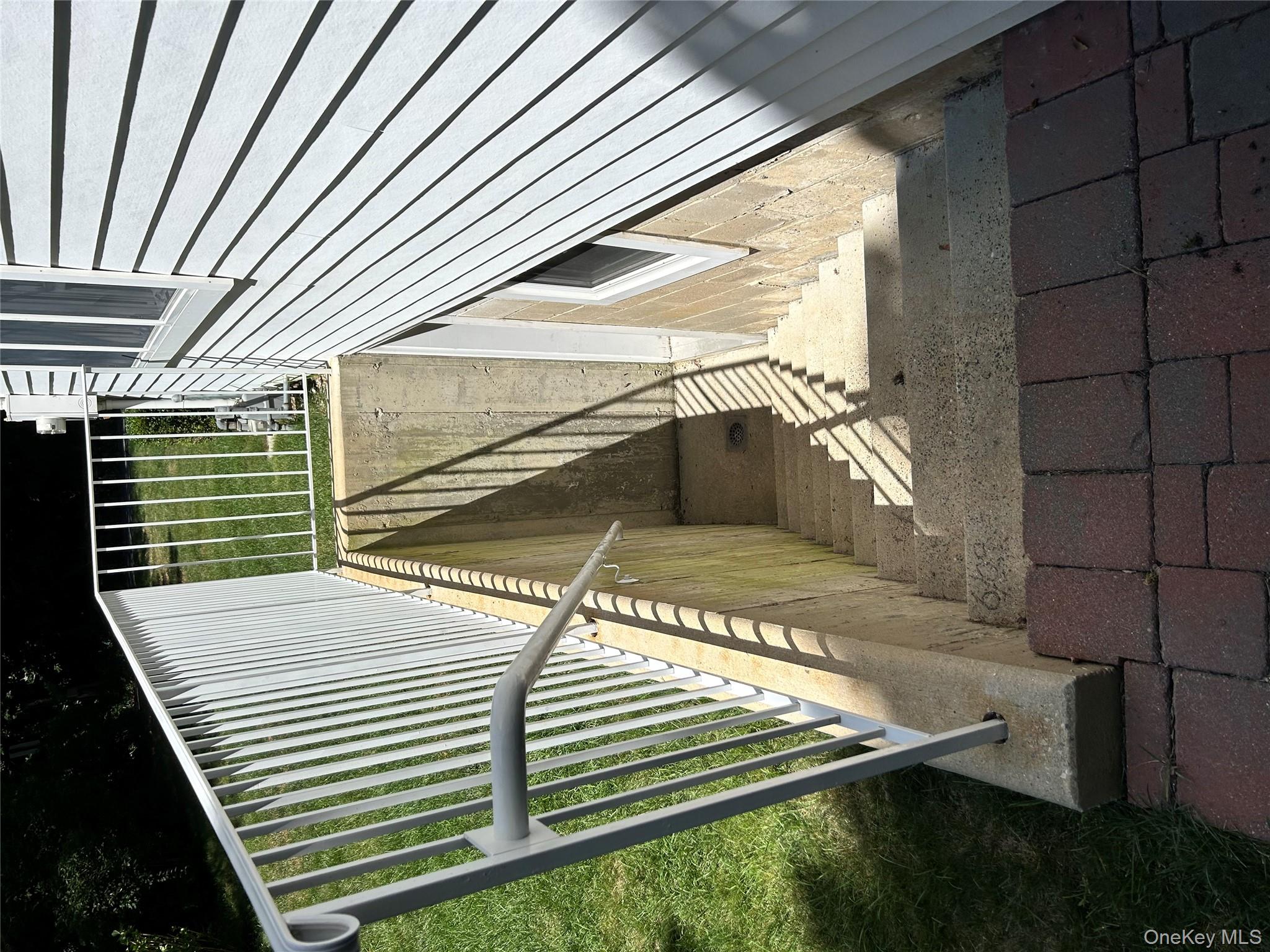 11 W Meadow Lane, Stony Brook, NY 11790