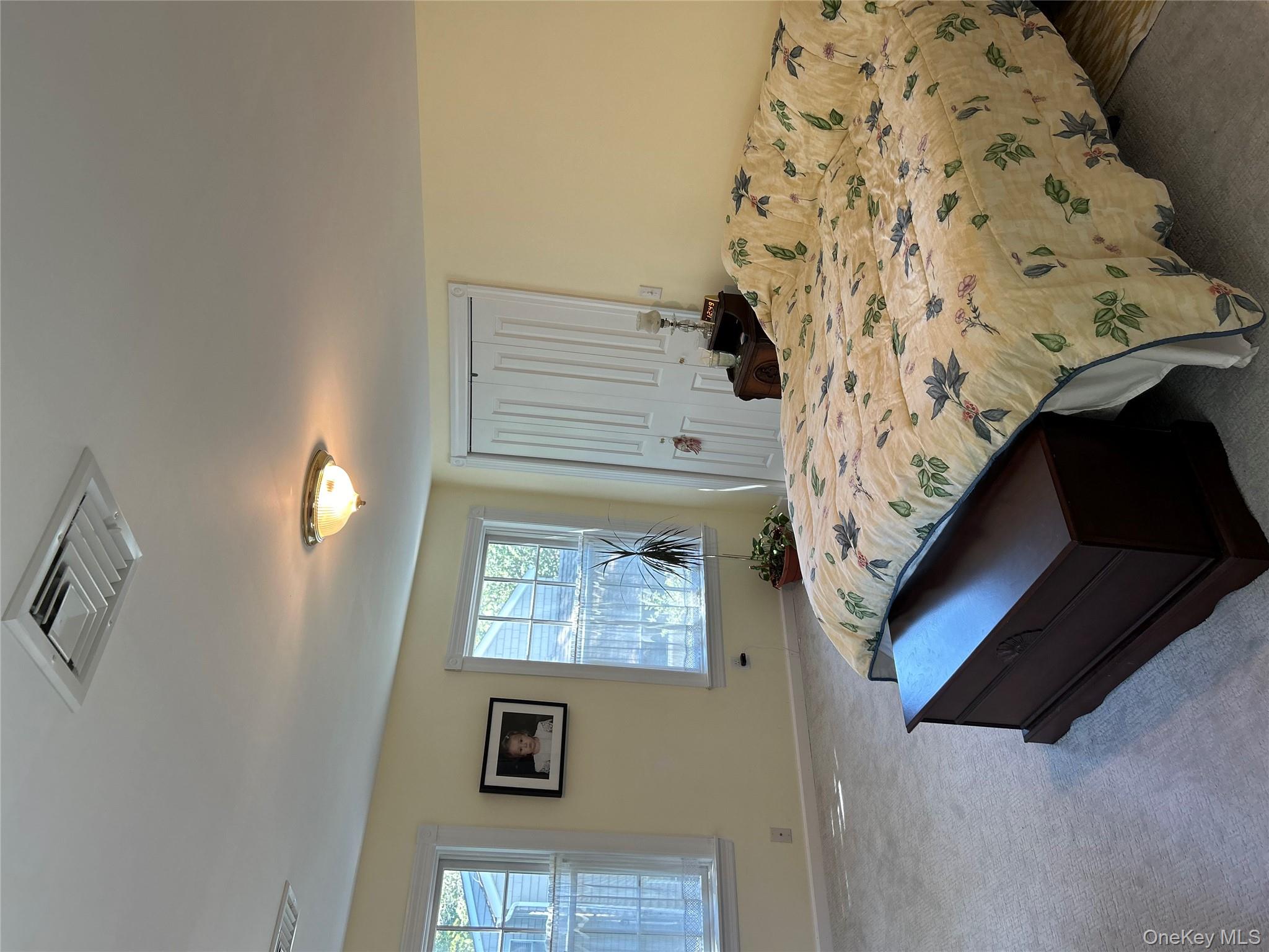 11 W Meadow Lane, Stony Brook, NY 11790