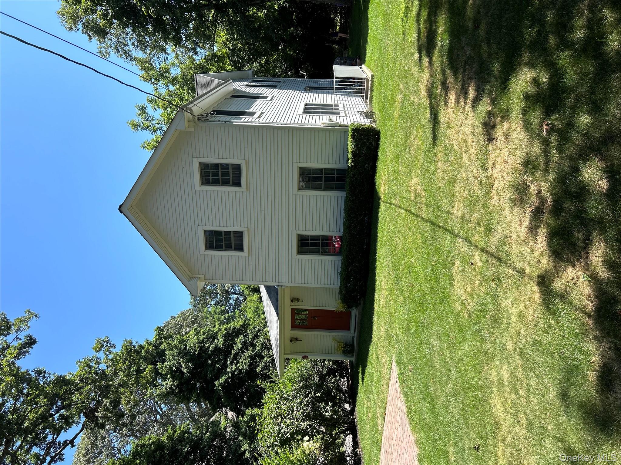 11 W Meadow Lane, Stony Brook, NY 11790