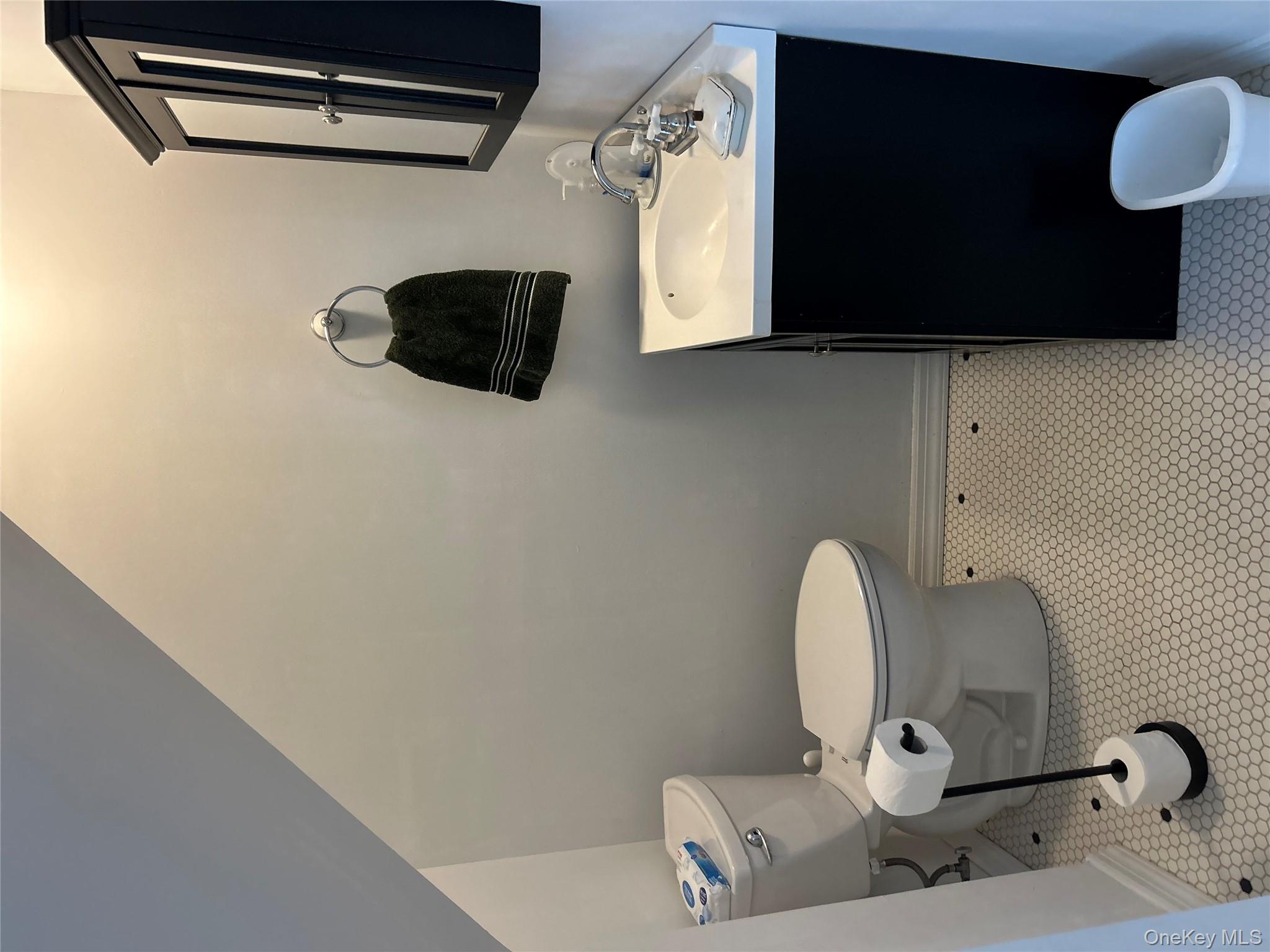 11 W Meadow Lane, Stony Brook, NY 11790