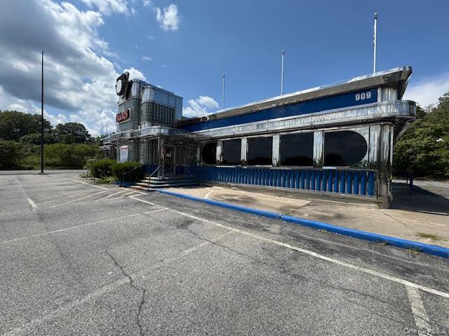 909 Union Avenue, New Windsor, NY 12553