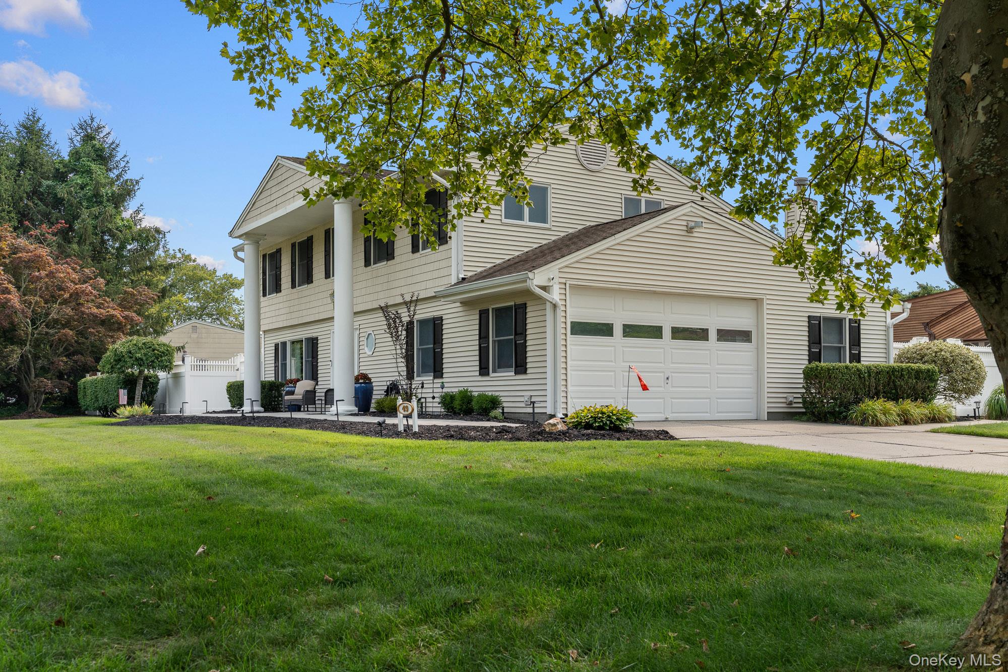 49 Dorchester Road, Smithtown, NY 11787