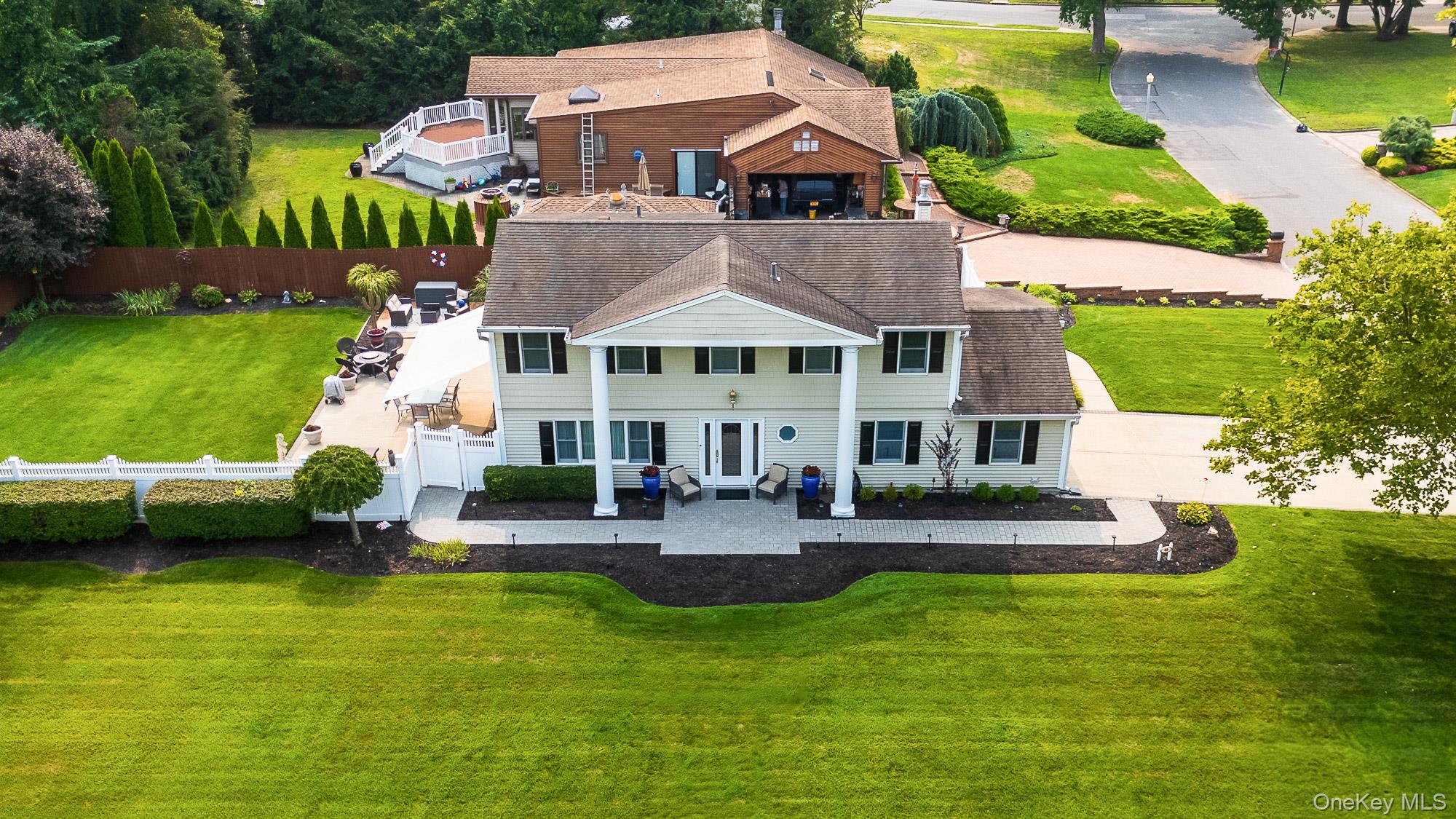 49 Dorchester Road, Smithtown, NY 11787