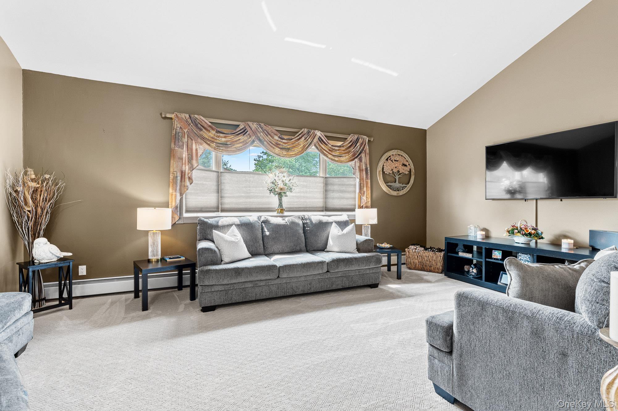 49 Dorchester Road, Smithtown, NY 11787