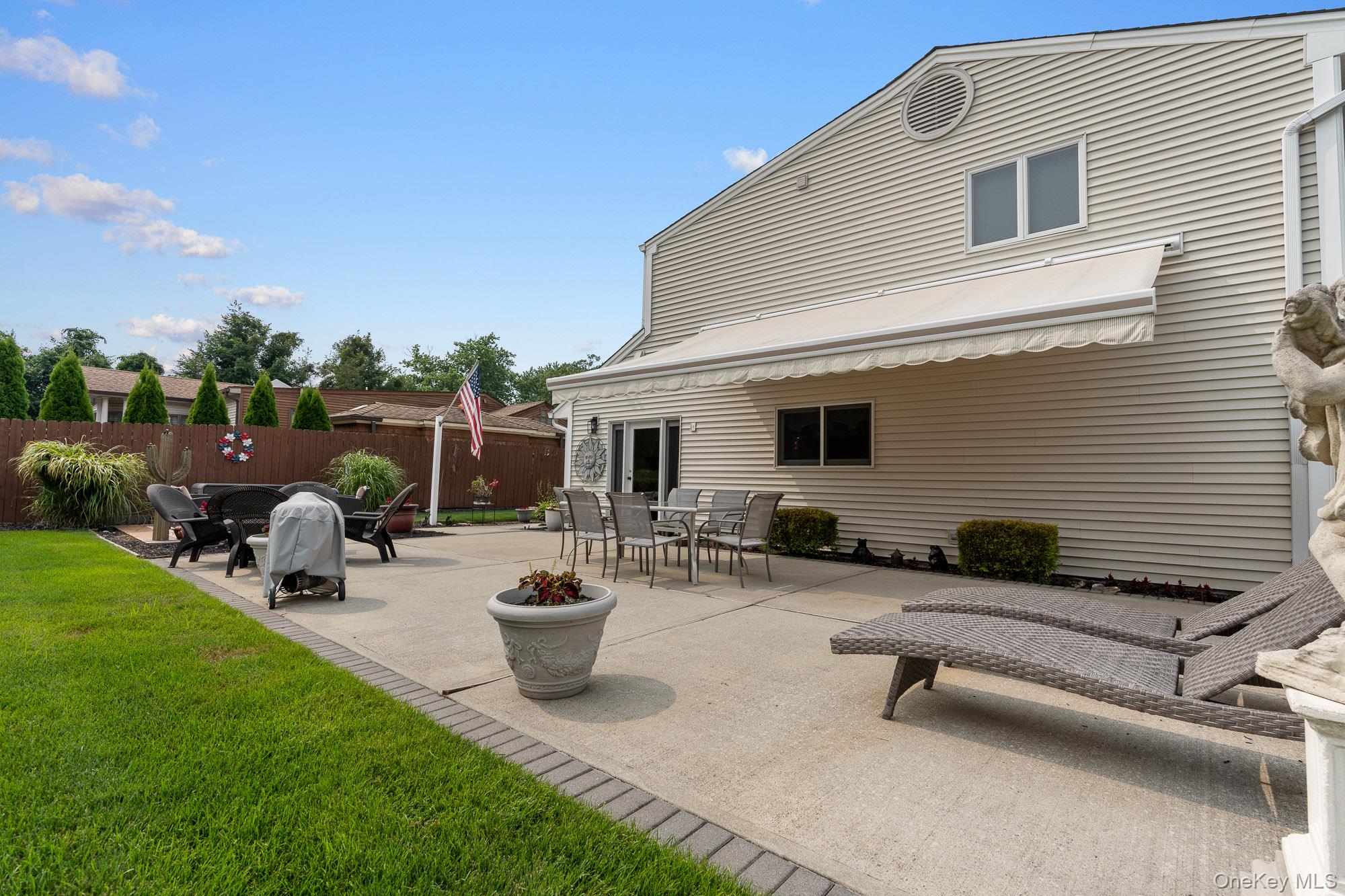 49 Dorchester Road, Smithtown, NY 11787