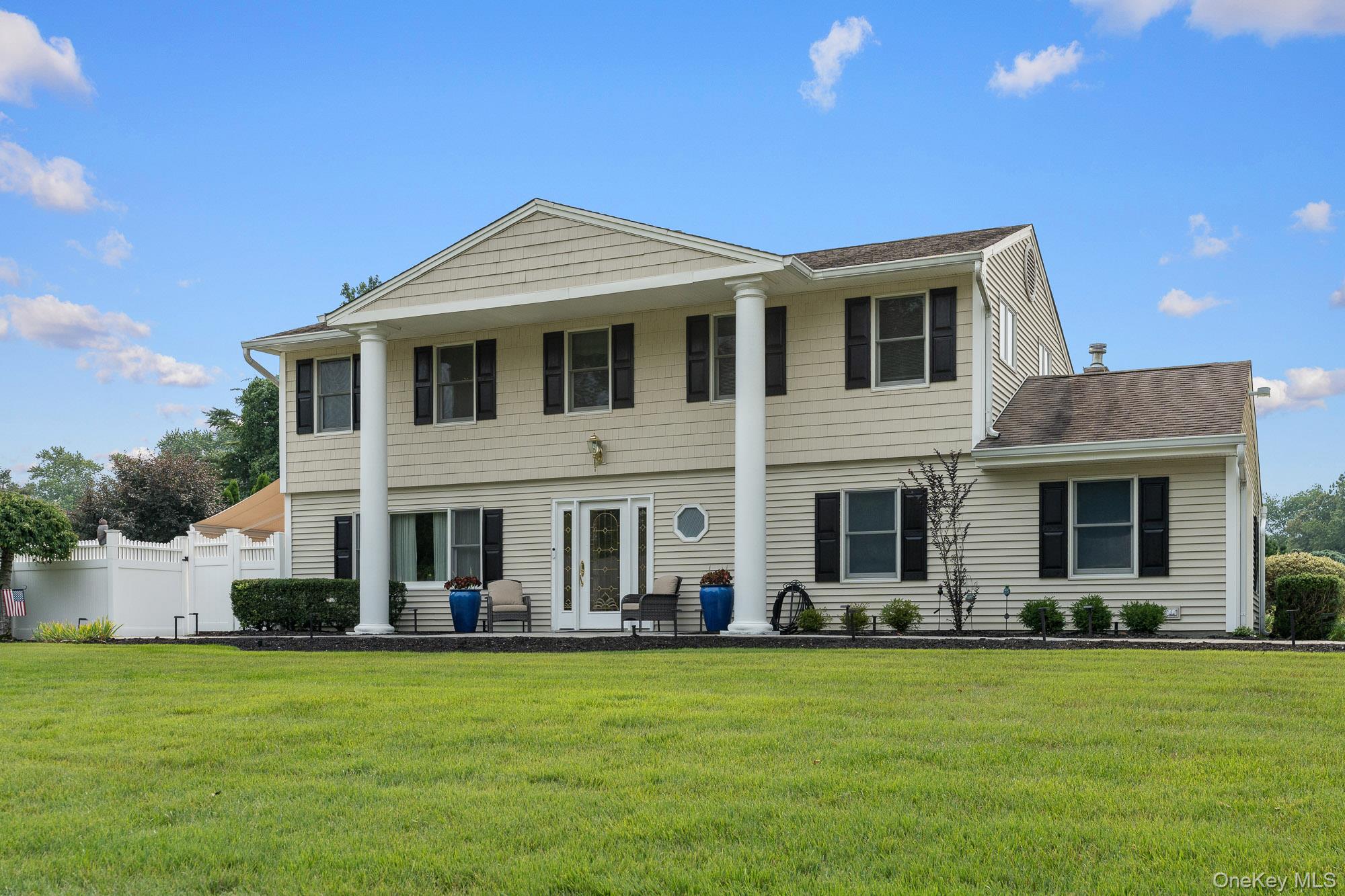 49 Dorchester Road, Smithtown, NY 11787