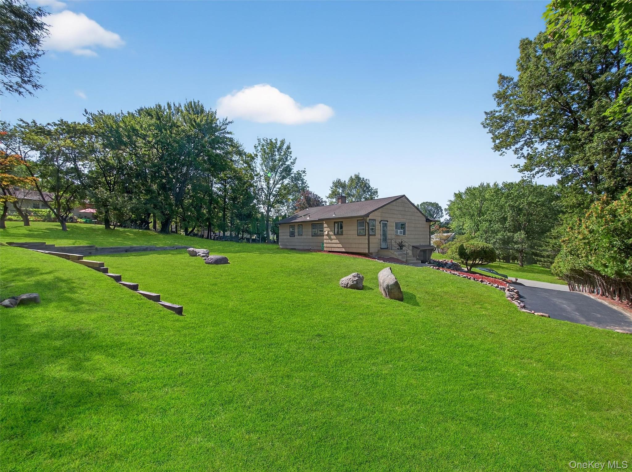 21 Hearthston Lane, Monsey, NY 10952