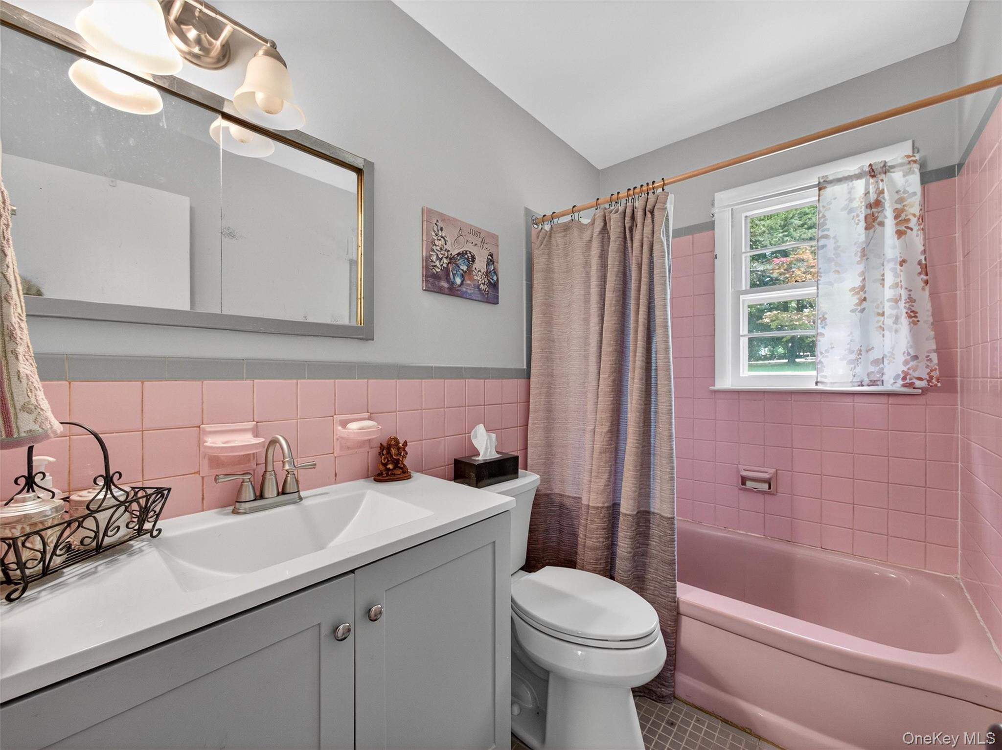 21 Hearthston Lane, Monsey, NY 10952