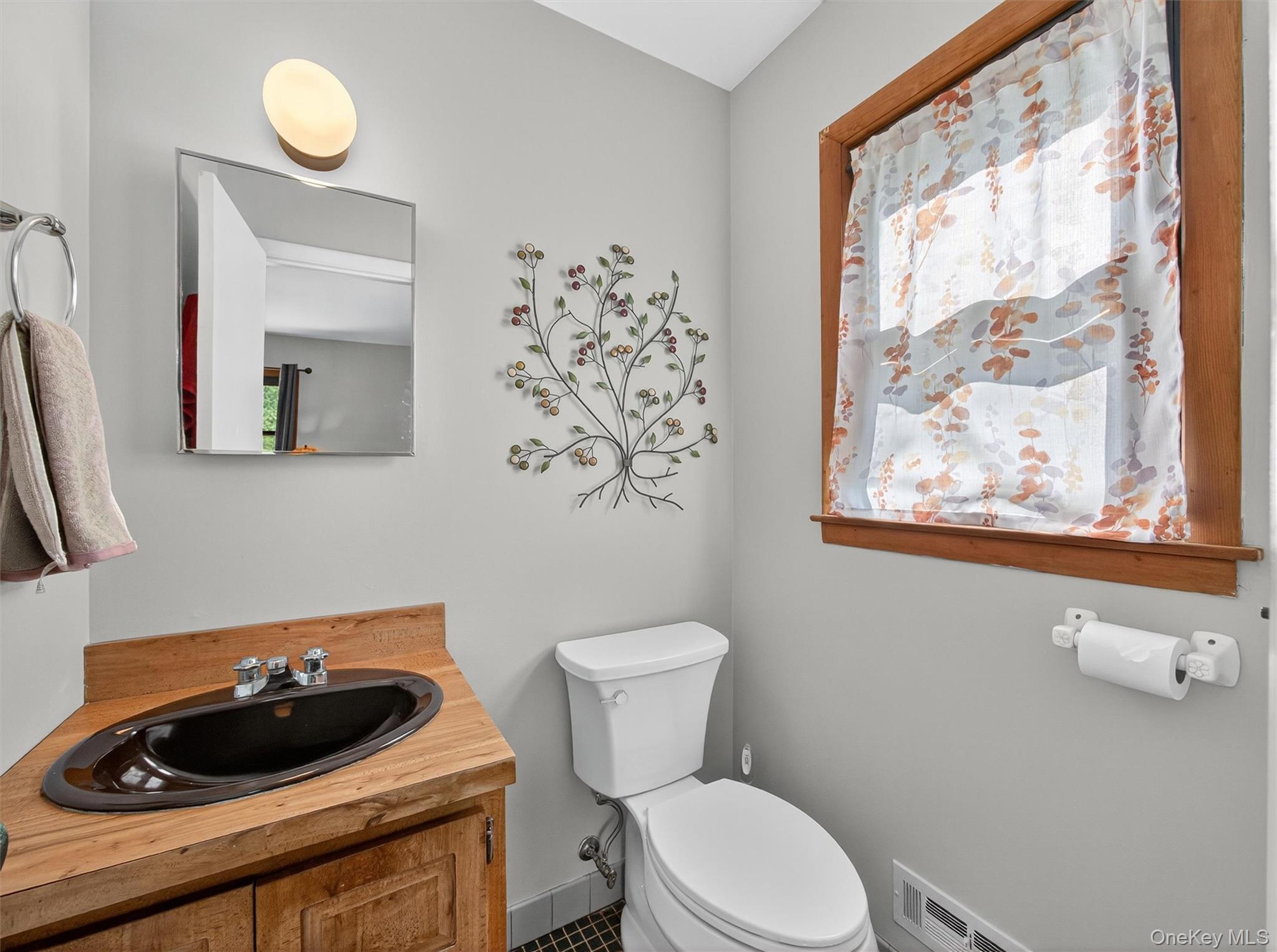 21 Hearthston Lane, Monsey, NY 10952