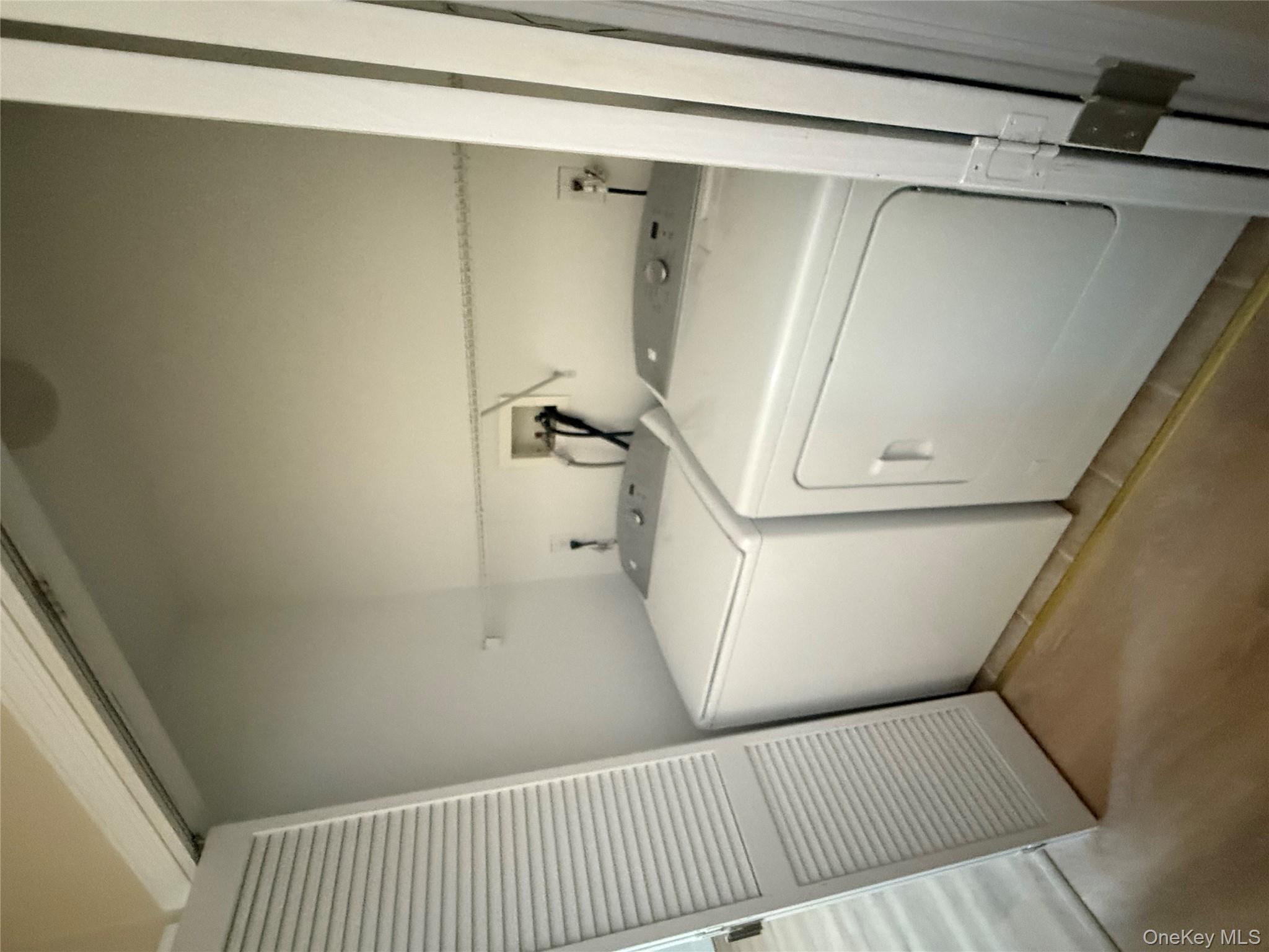 908 Scenic Lane, Poughkeepsie, NY 12603