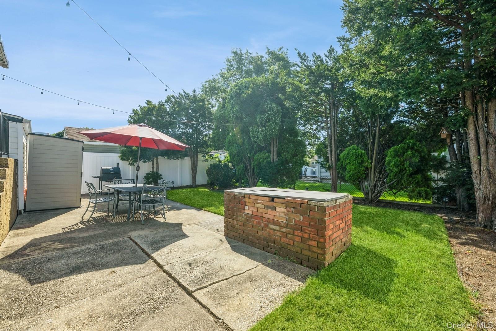 375 W Windsor Parkway, Oceanside, NY 11572