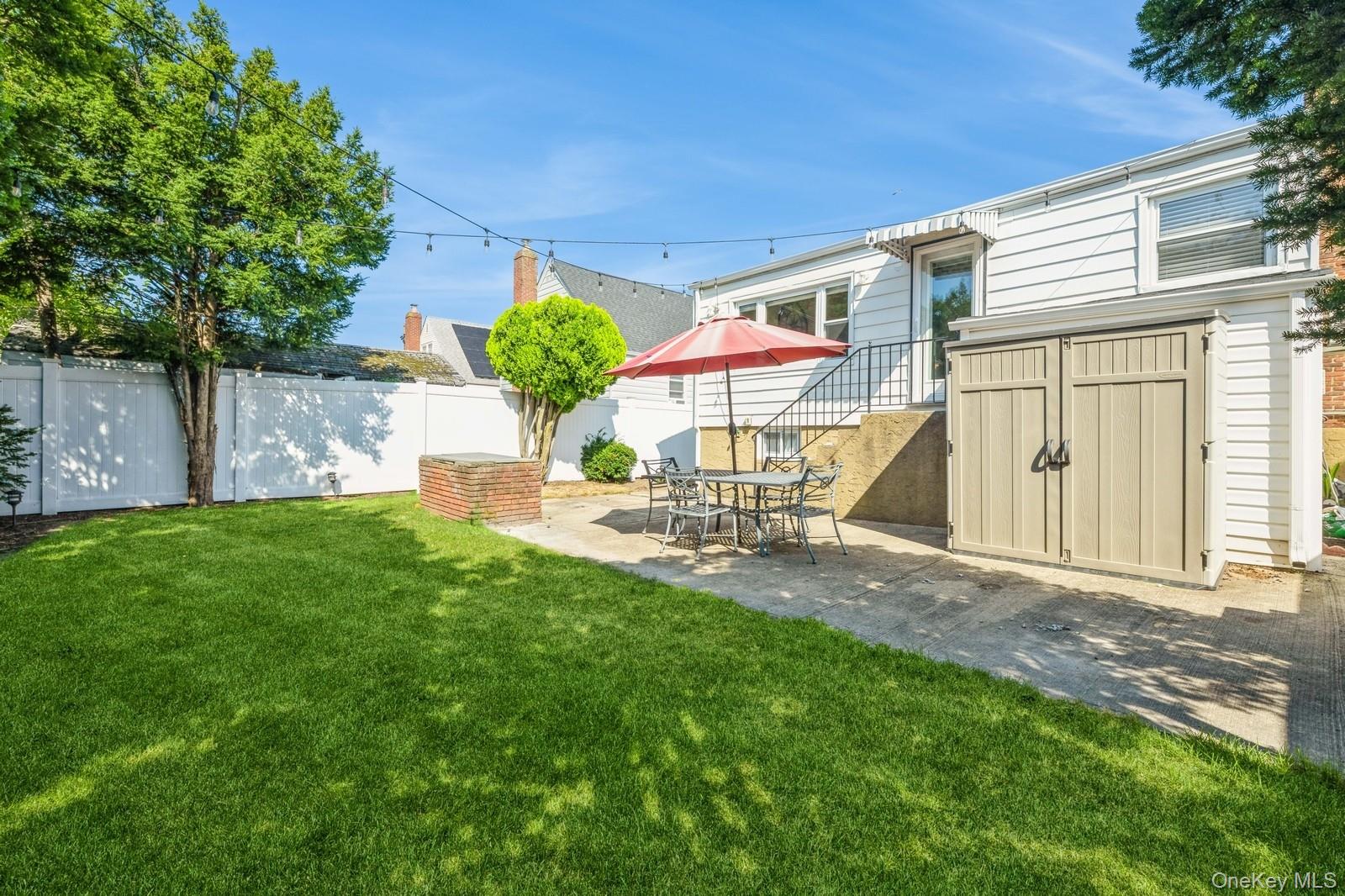 375 W Windsor Parkway, Oceanside, NY 11572