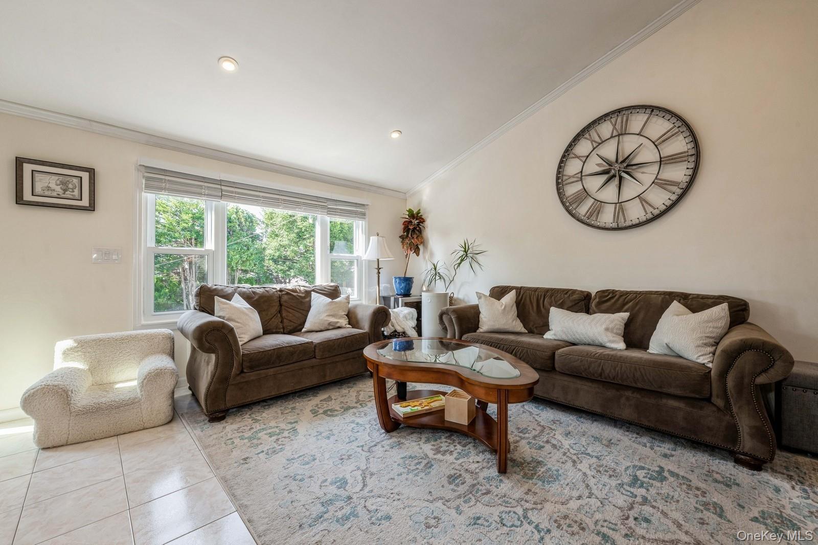 375 W Windsor Parkway, Oceanside, NY 11572