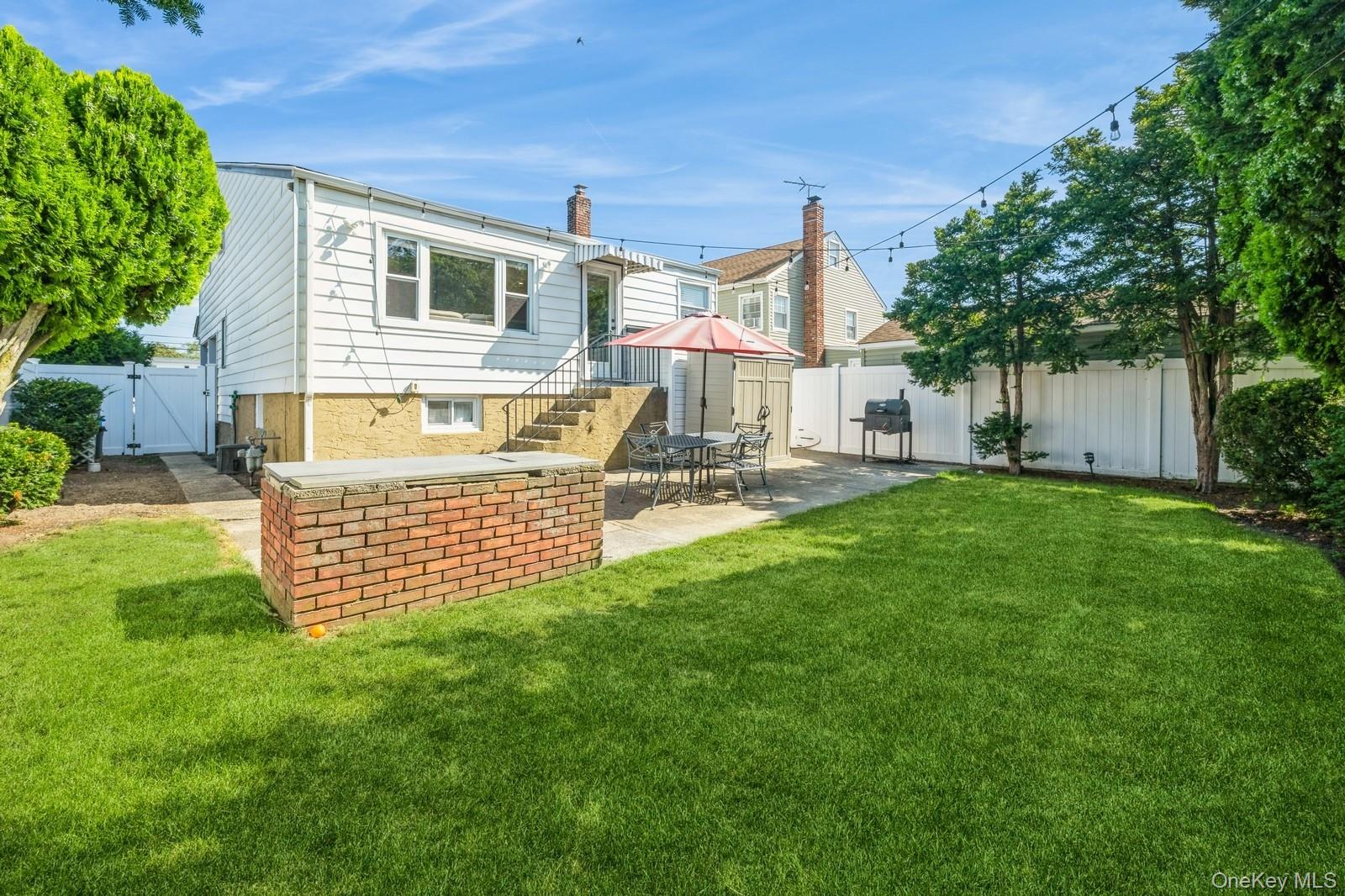 375 W Windsor Parkway, Oceanside, NY 11572