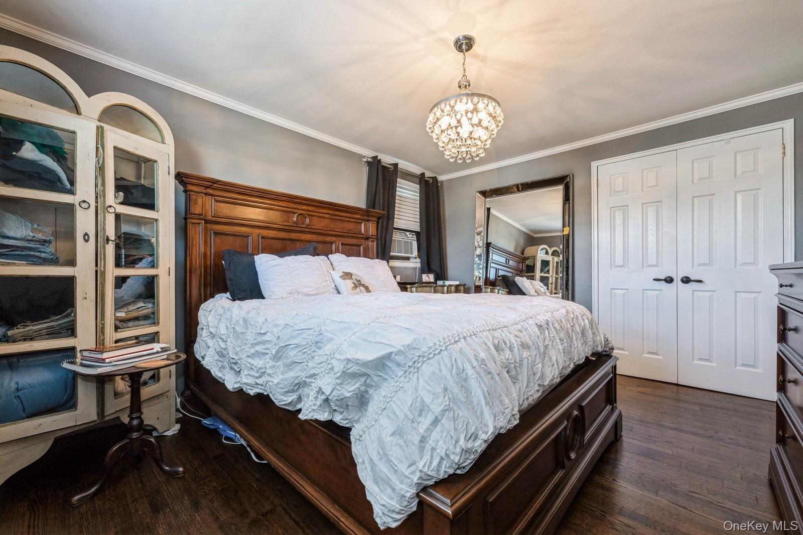 375 W Windsor Parkway, Oceanside, NY 11572