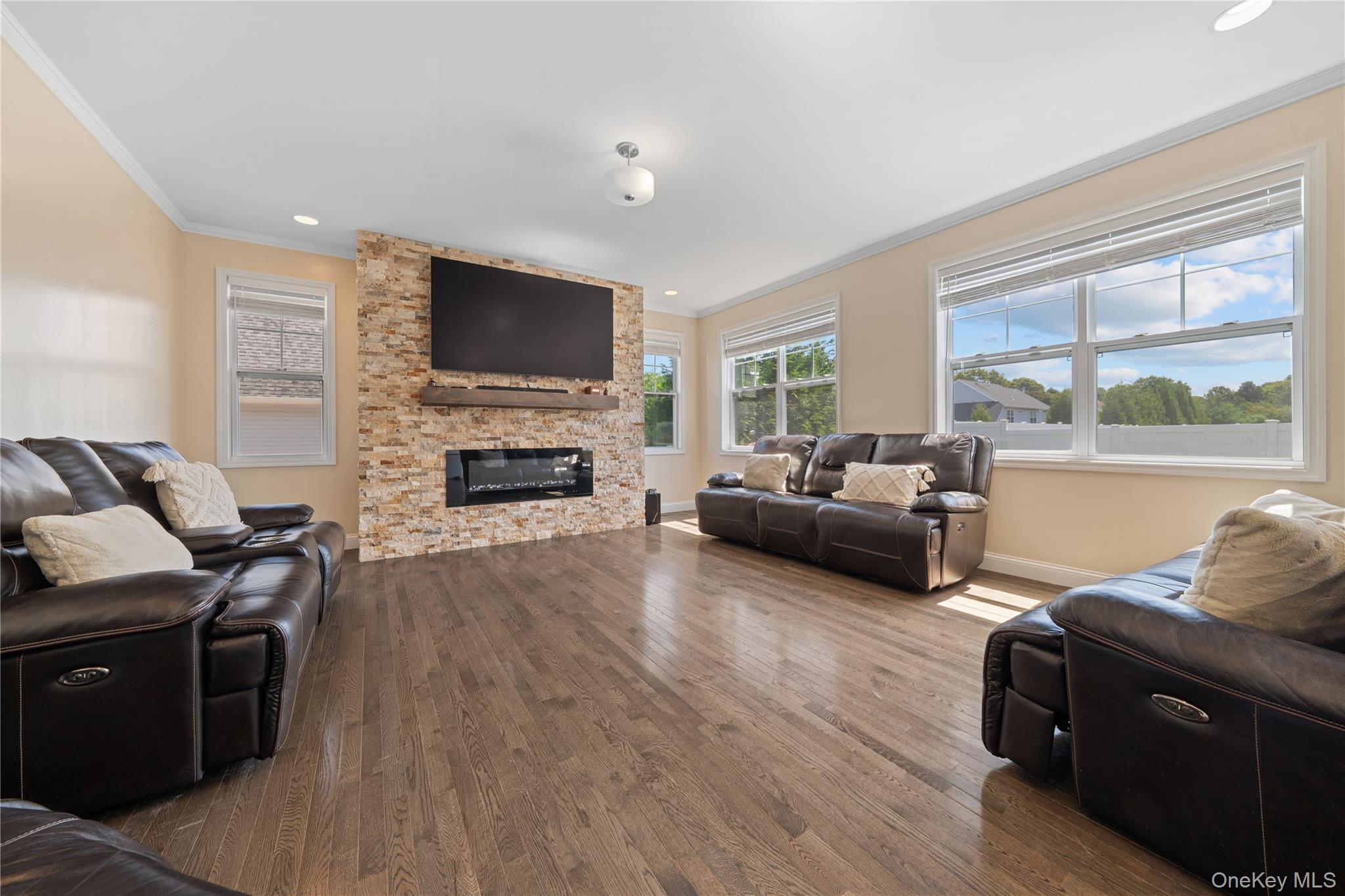 27 Lilac Lane, Ridge, NY 11961