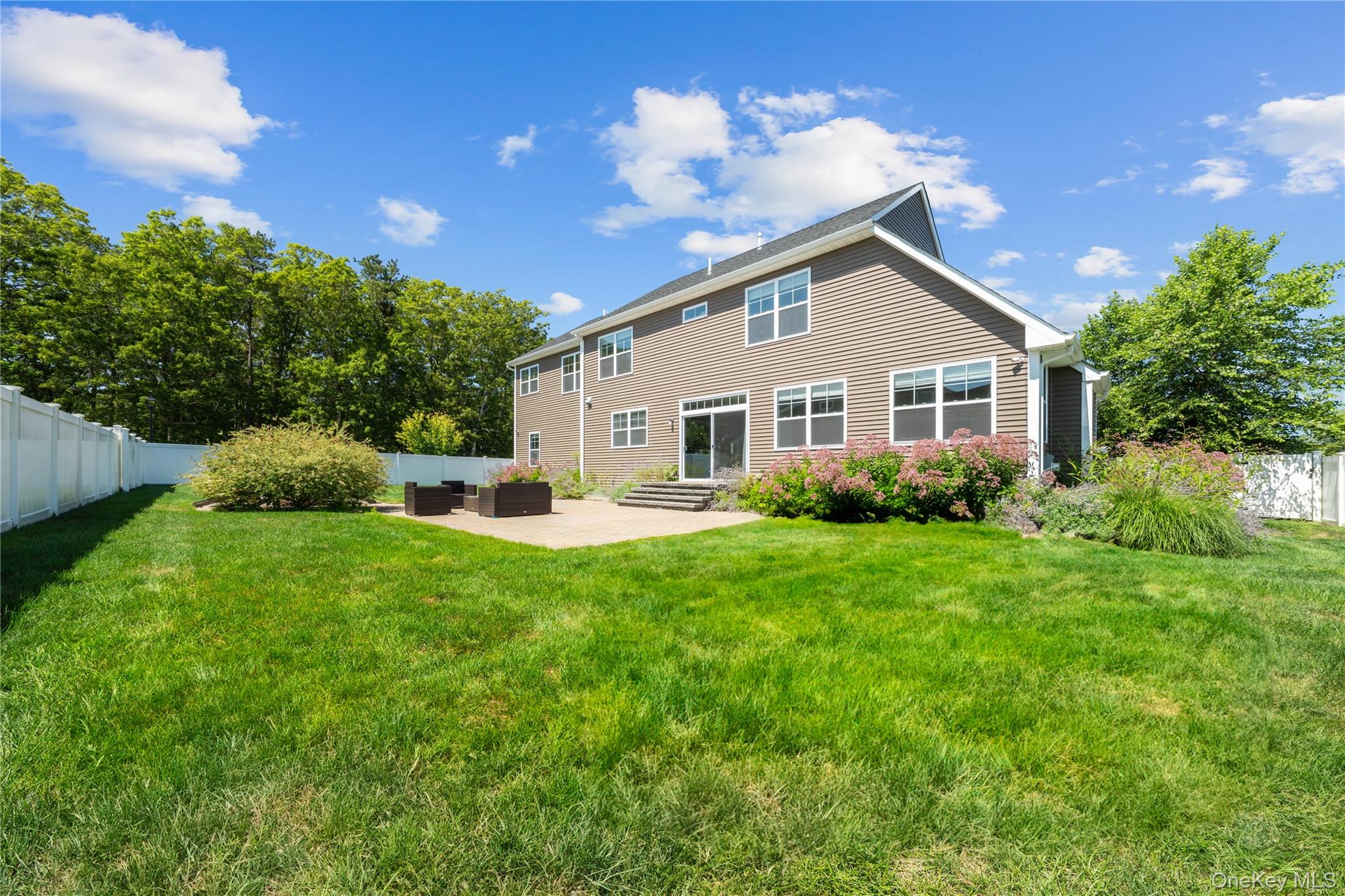 27 Lilac Lane, Ridge, NY 11961