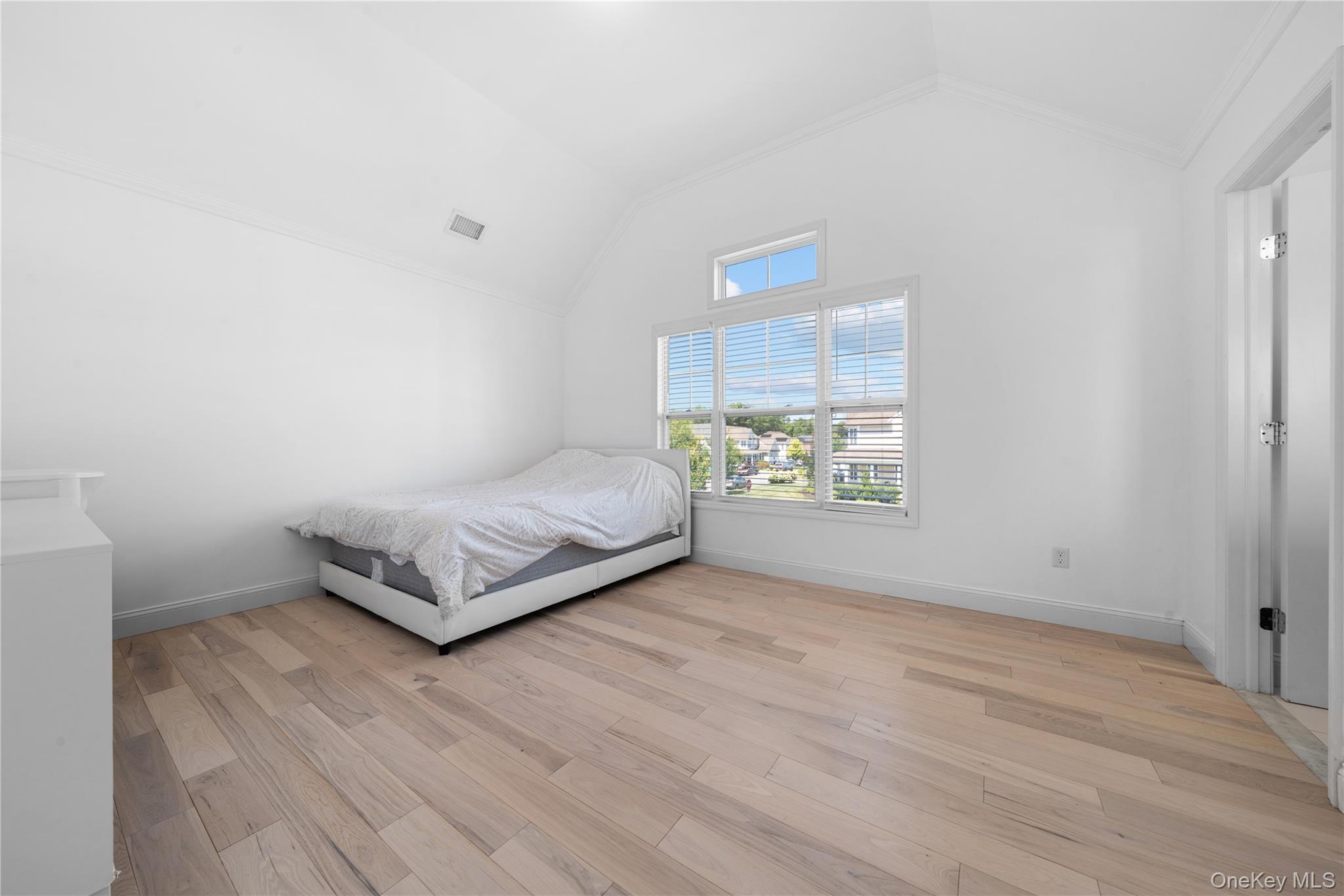 27 Lilac Lane, Ridge, NY 11961