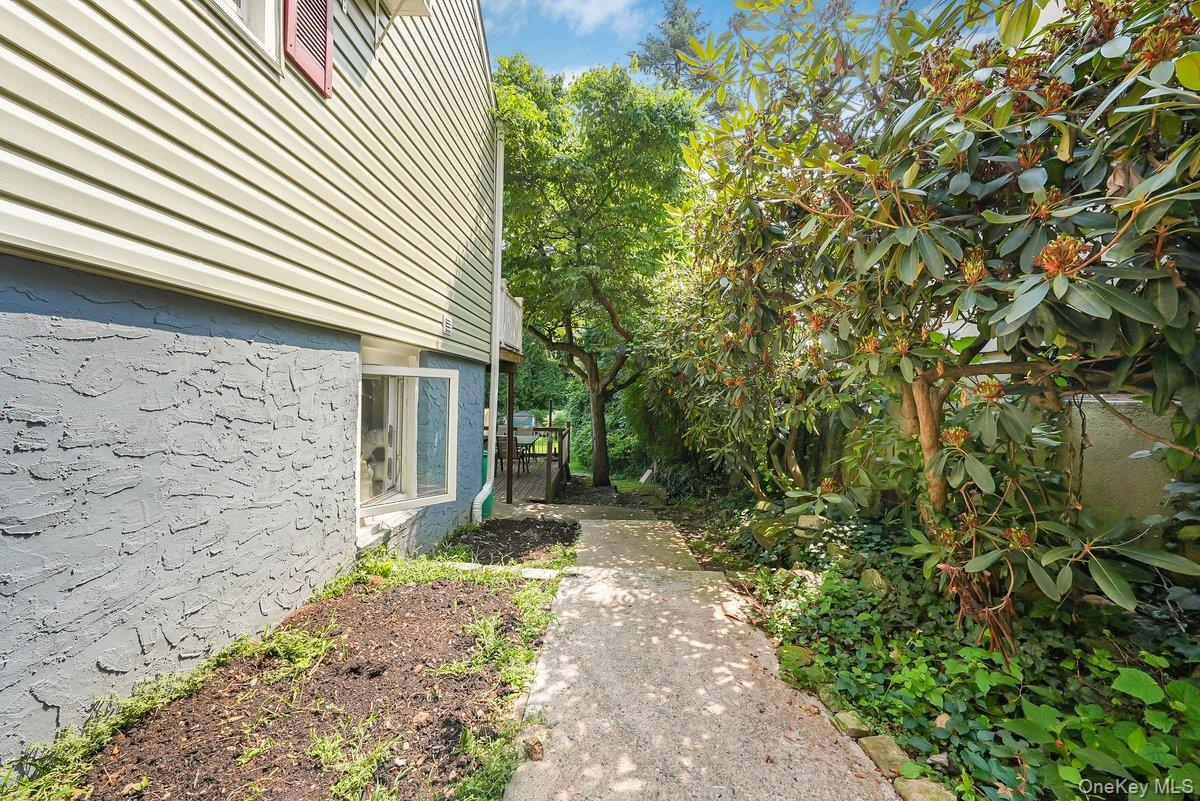 66 Lakeview Avenue, Yonkers, NY 10710