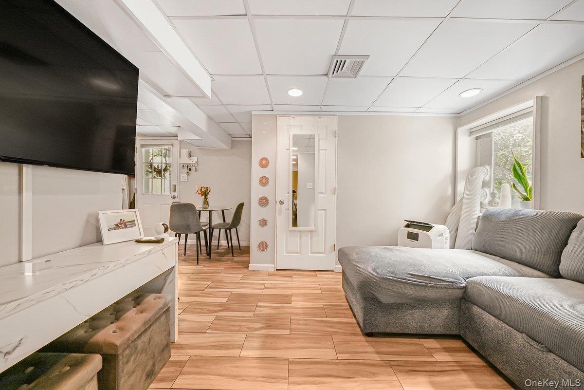 66 Lakeview Avenue, Yonkers, NY 10710