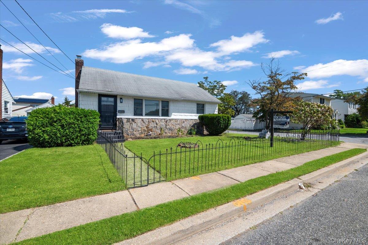 7 Prose Street, Hicksville, NY 11801