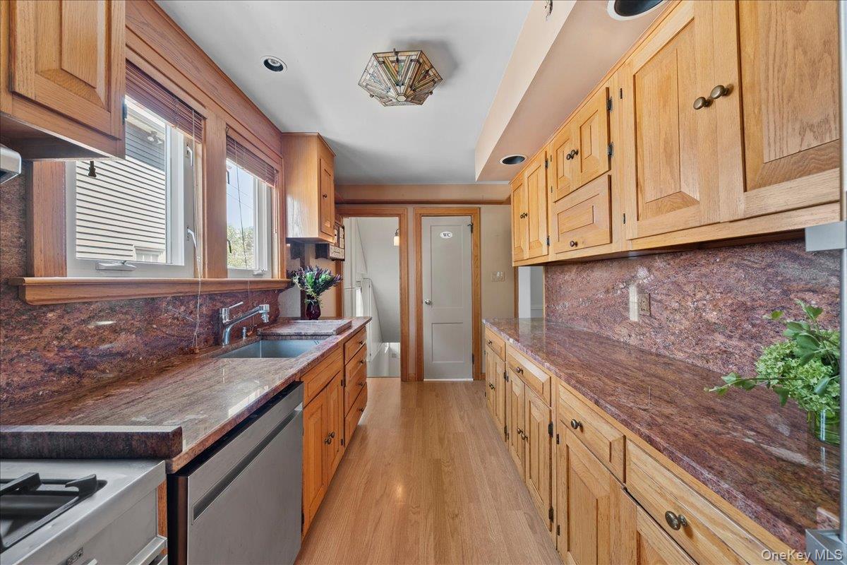 44 Madison Street, Lynbrook, NY 11563