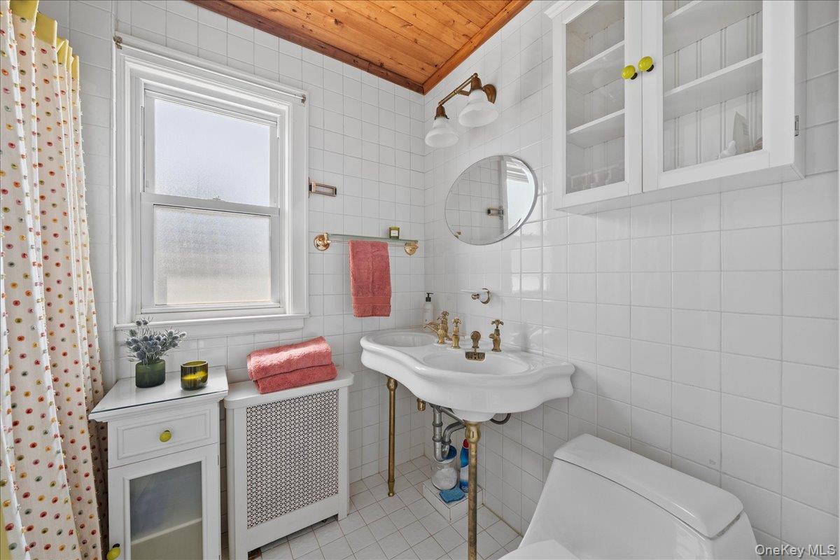 44 Madison Street, Lynbrook, NY 11563