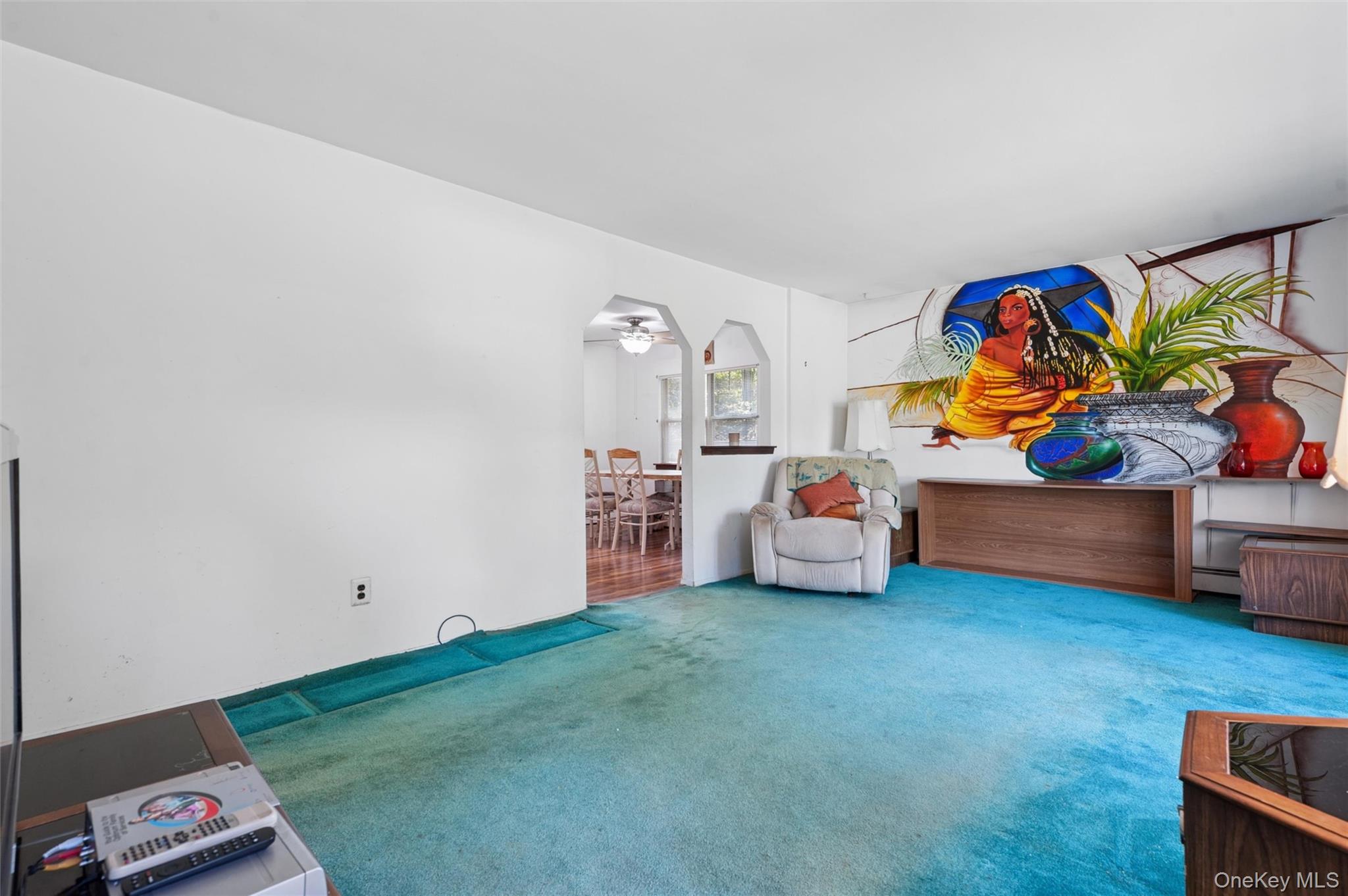 225 Chichester Ave, Center Moriches, NY 11934