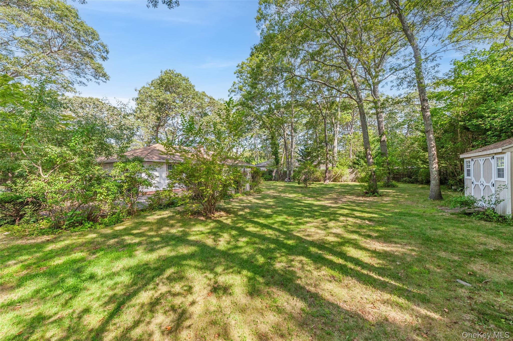 225 Chichester Ave, Center Moriches, NY 11934