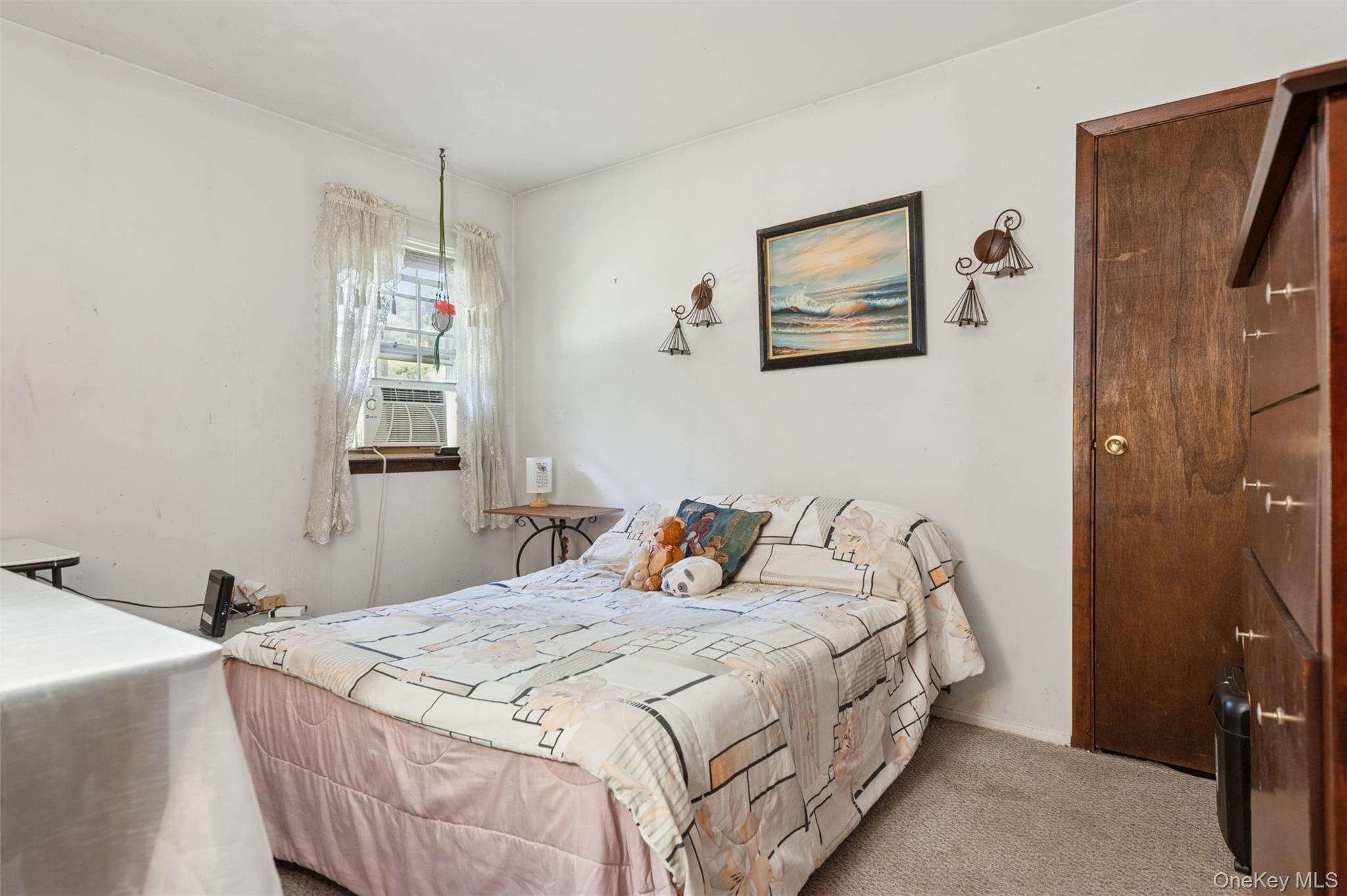 225 Chichester Ave, Center Moriches, NY 11934