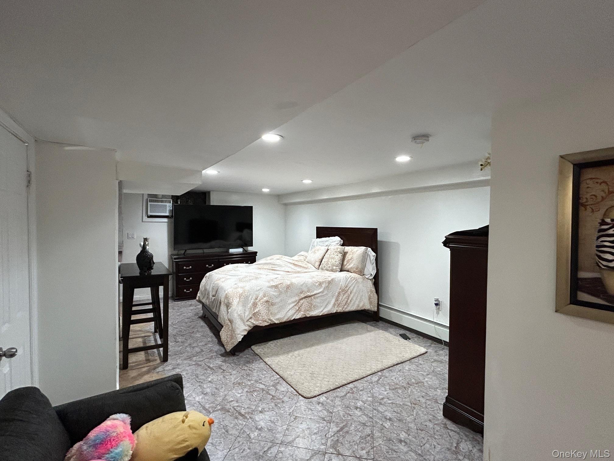 863 E 221st Street, Bronx, NY 10467