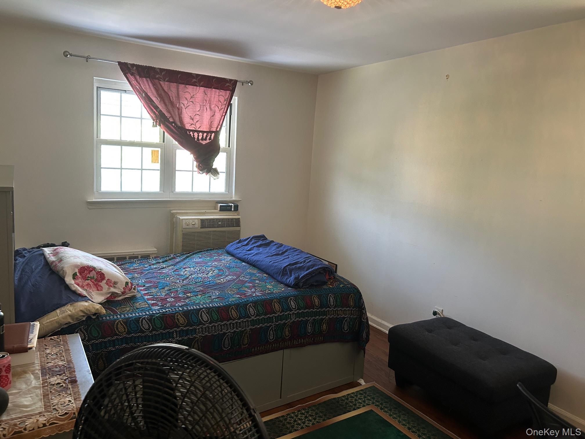 863 E 221st Street, Bronx, NY 10467